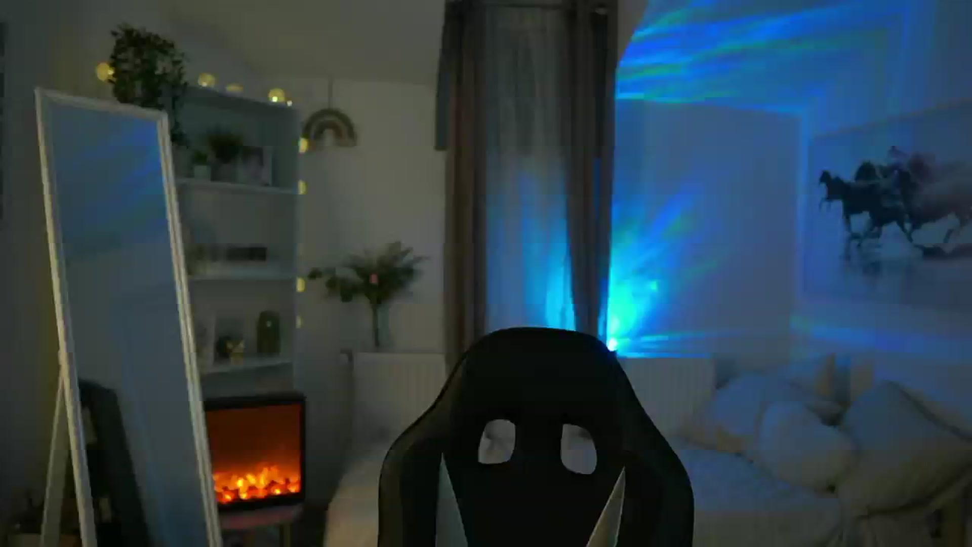 Gallery image thumbnail from Shy_jane's myfreecams stream on, 05/20/2025, 12:43 image 16 of 20