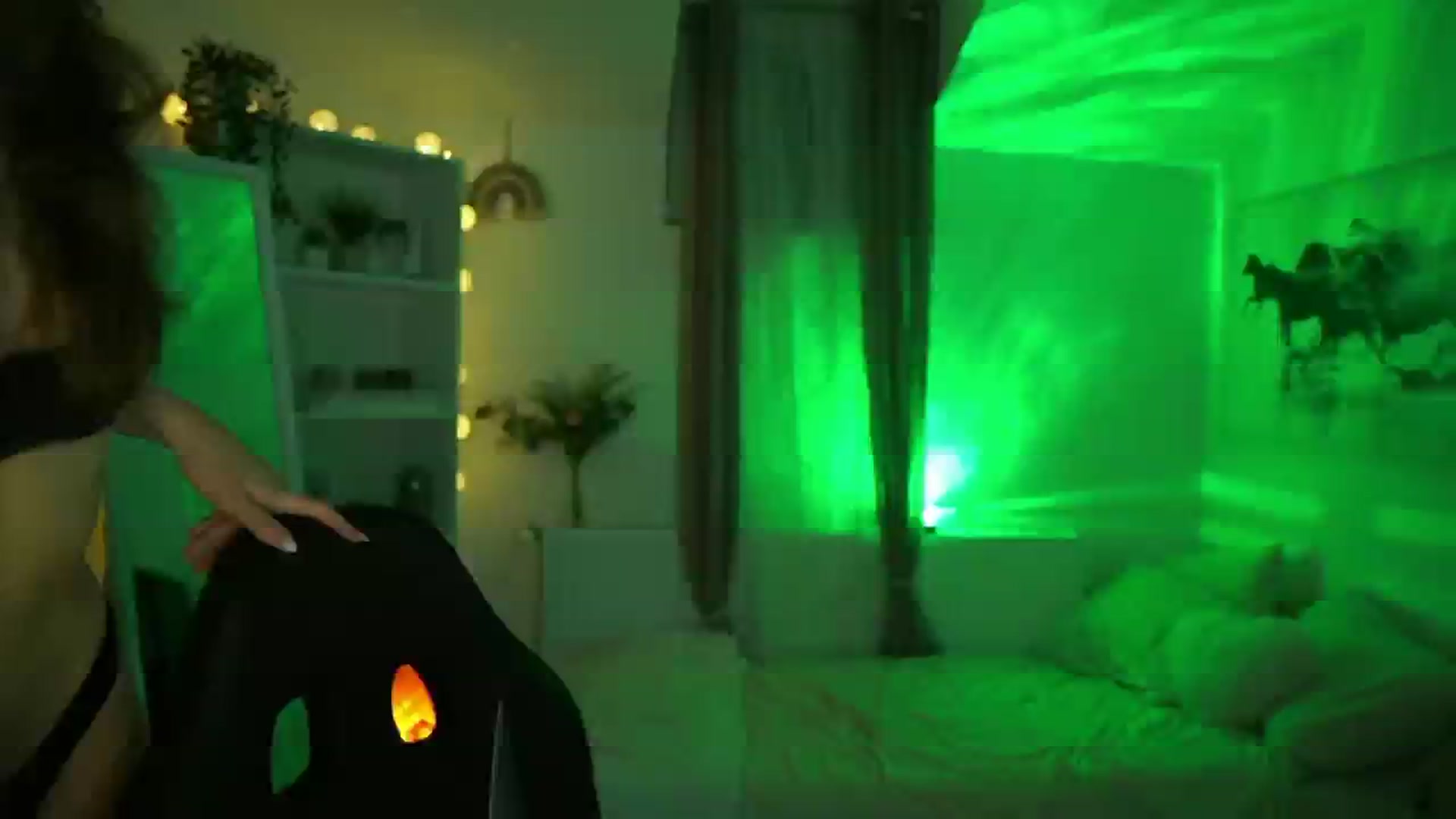 Gallery image thumbnail from Shy_jane's myfreecams stream on, 05/20/2025, 16:27 image 17 of 20