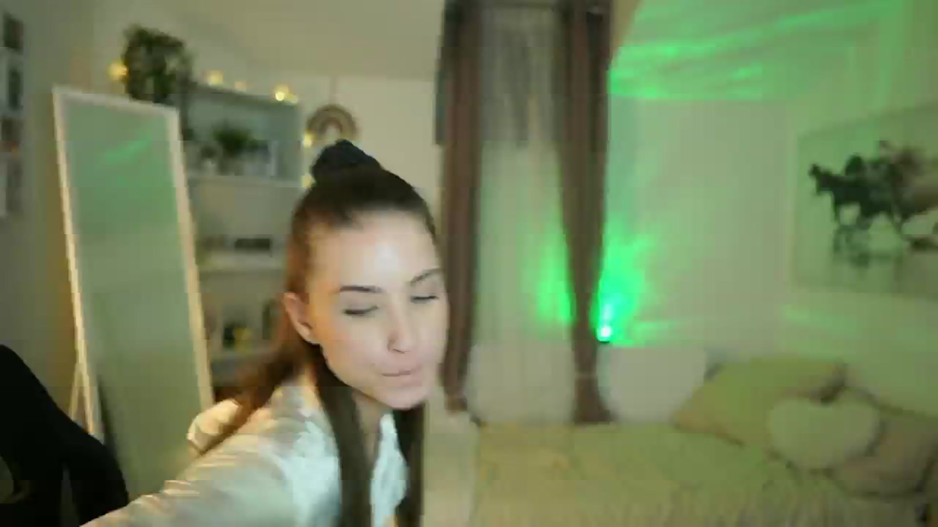 Gallery image thumbnail from Shy_jane's myfreecams stream on, 05/21/2025, 13:08 image 5 of 20