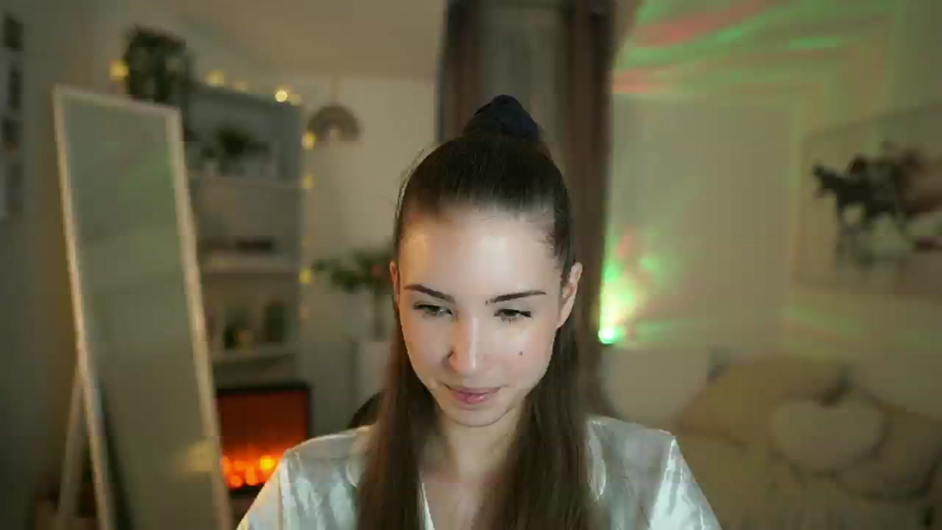 Gallery image thumbnail from Shy_jane's myfreecams stream on, 05/21/2025, 15:30 image 17 of 20