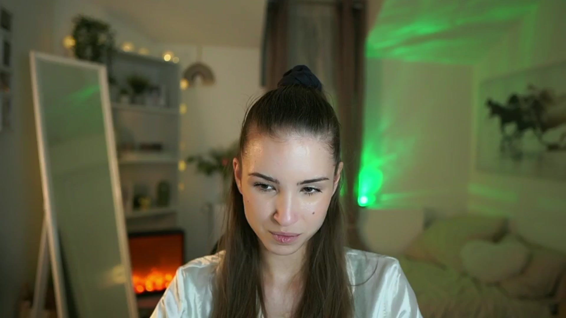 Gallery image thumbnail from Shy_jane's myfreecams stream on, 05/21/2025, 17:31 image 5 of 20