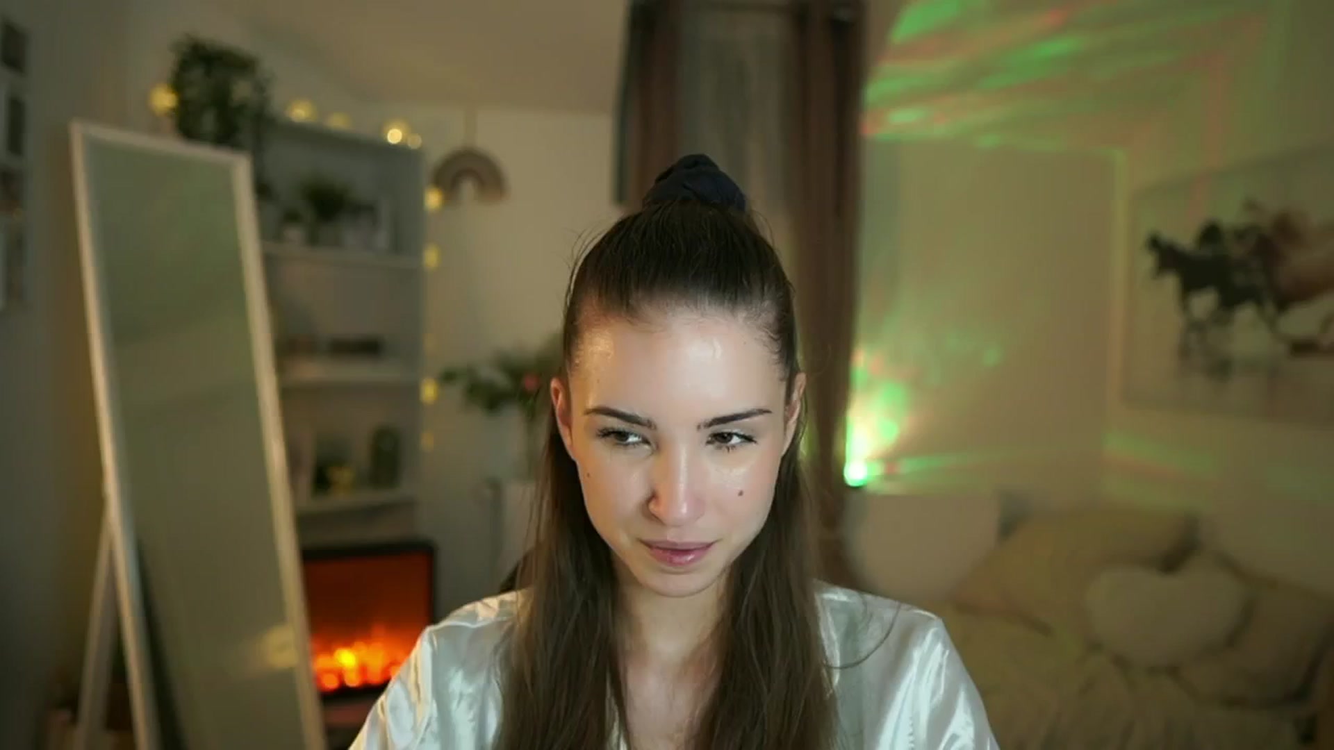 Gallery image thumbnail from Shy_jane's myfreecams stream on, 05/21/2025, 17:31 image 6 of 20