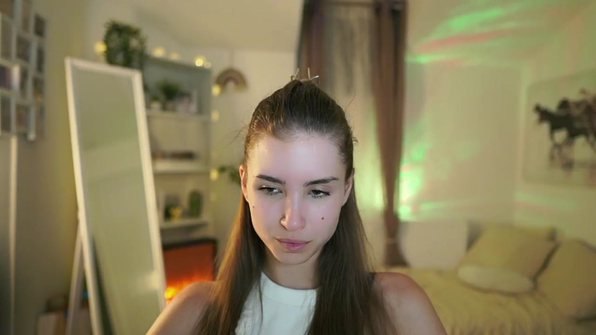 Gallery image thumbnail from Shy_jane's myfreecams stream on, 07/15/2025, 16:44 image 8 of 20
