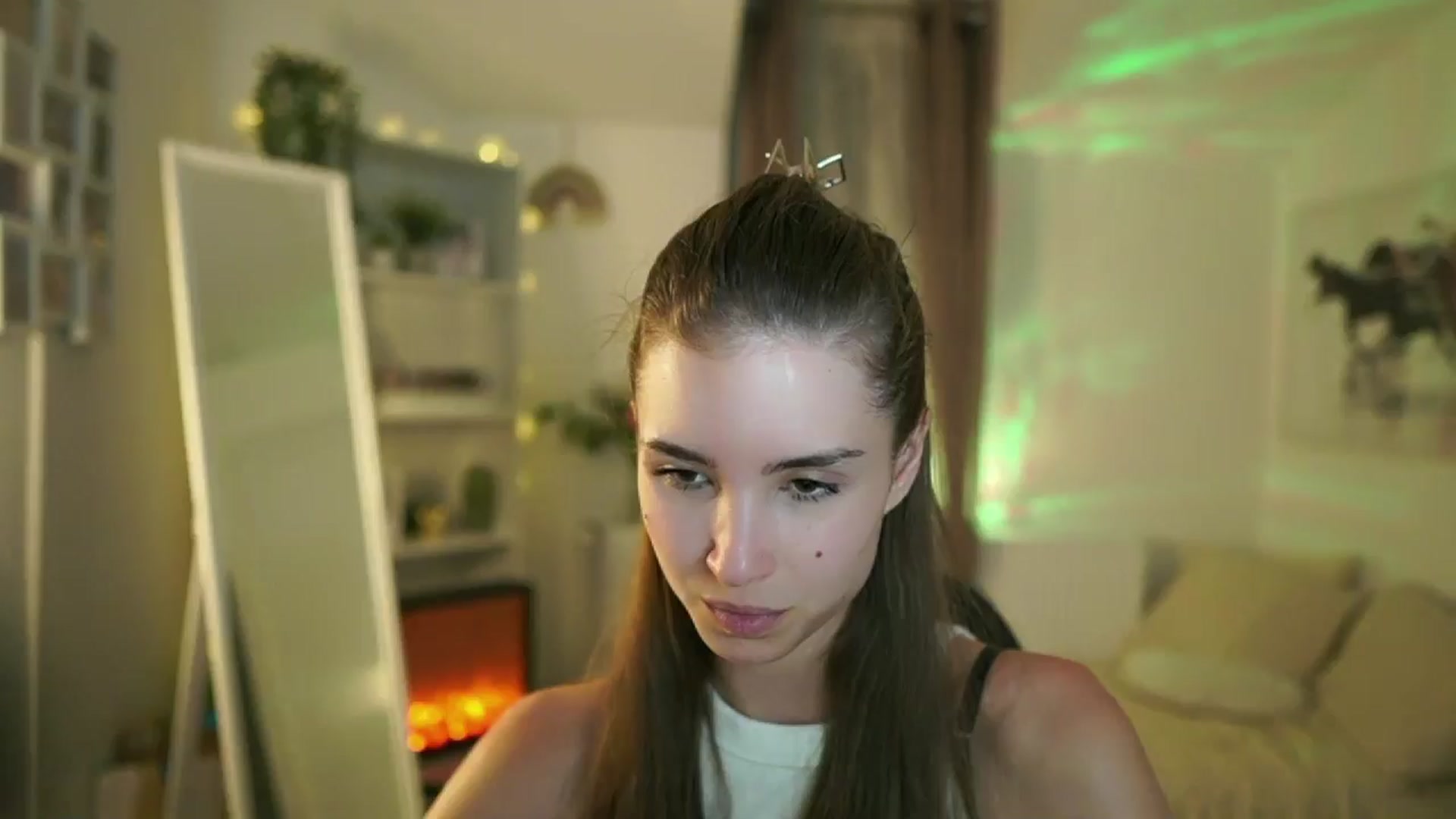 Gallery image thumbnail from Shy_jane's myfreecams stream on, 07/15/2025, 16:44 image 15 of 20