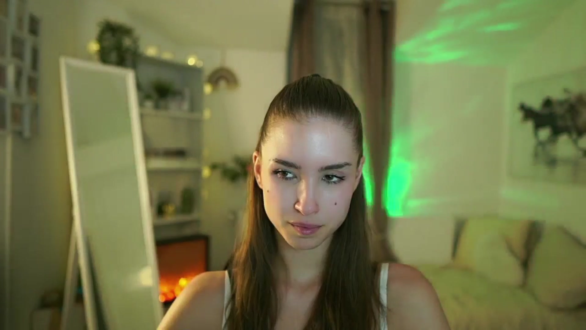 Gallery image thumbnail from Shy_jane's myfreecams stream on, 07/16/2025, 14:36 image 4 of 20