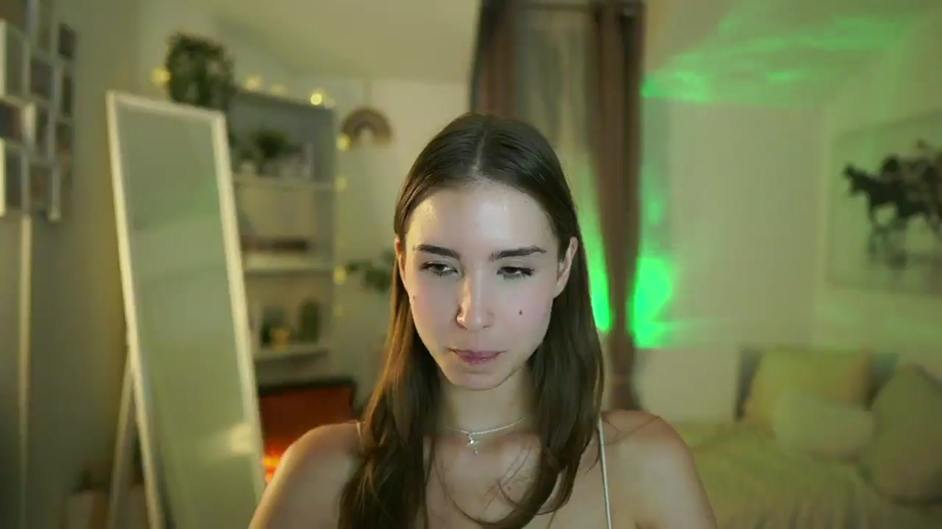 Gallery image thumbnail from Shy_jane's myfreecams stream on, 07/25/2025, 16:43 image 15 of 20