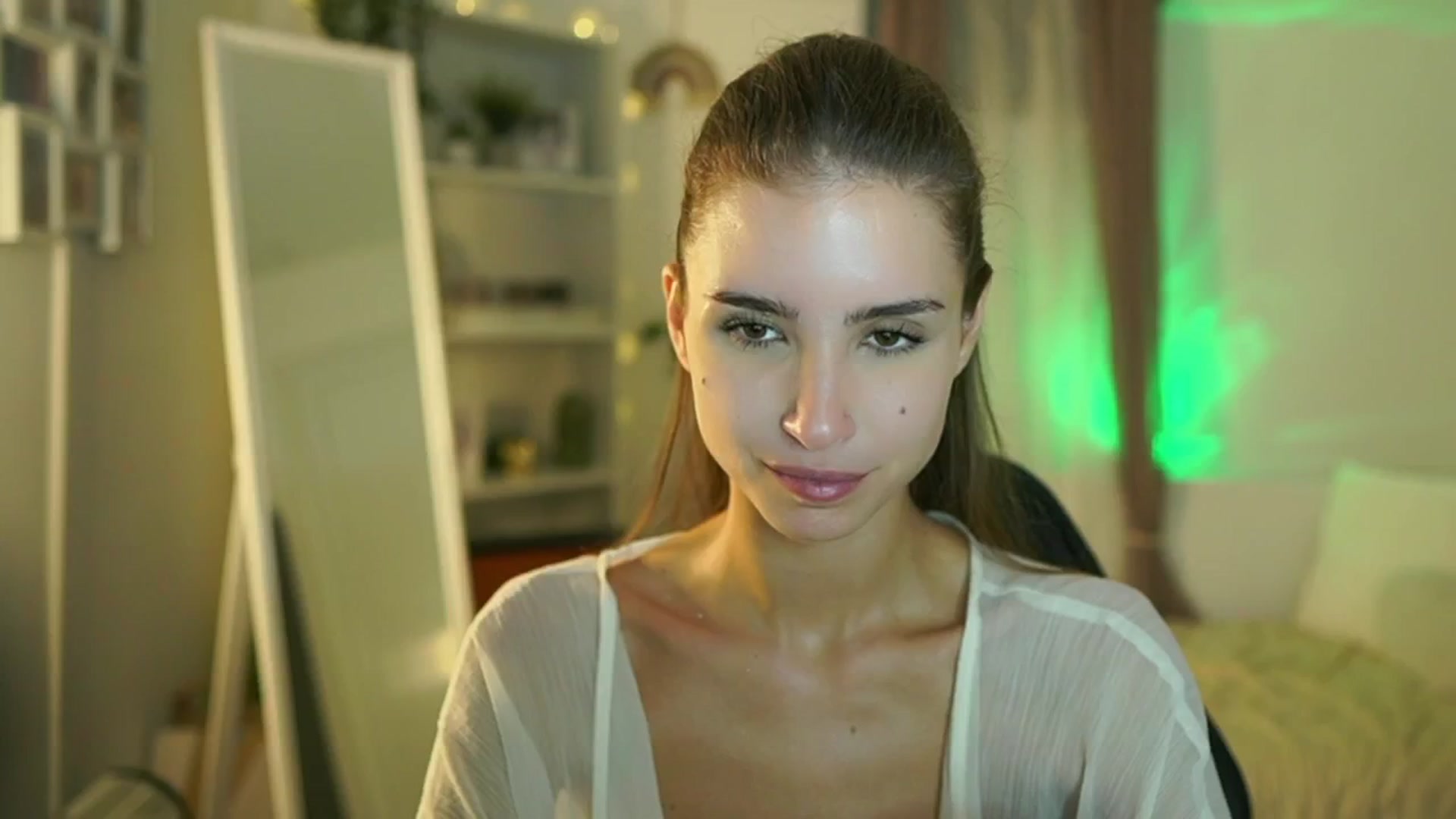 Gallery image thumbnail from Shy_jane's myfreecams stream on, 09/05/2025, 11:06 image 19 of 20