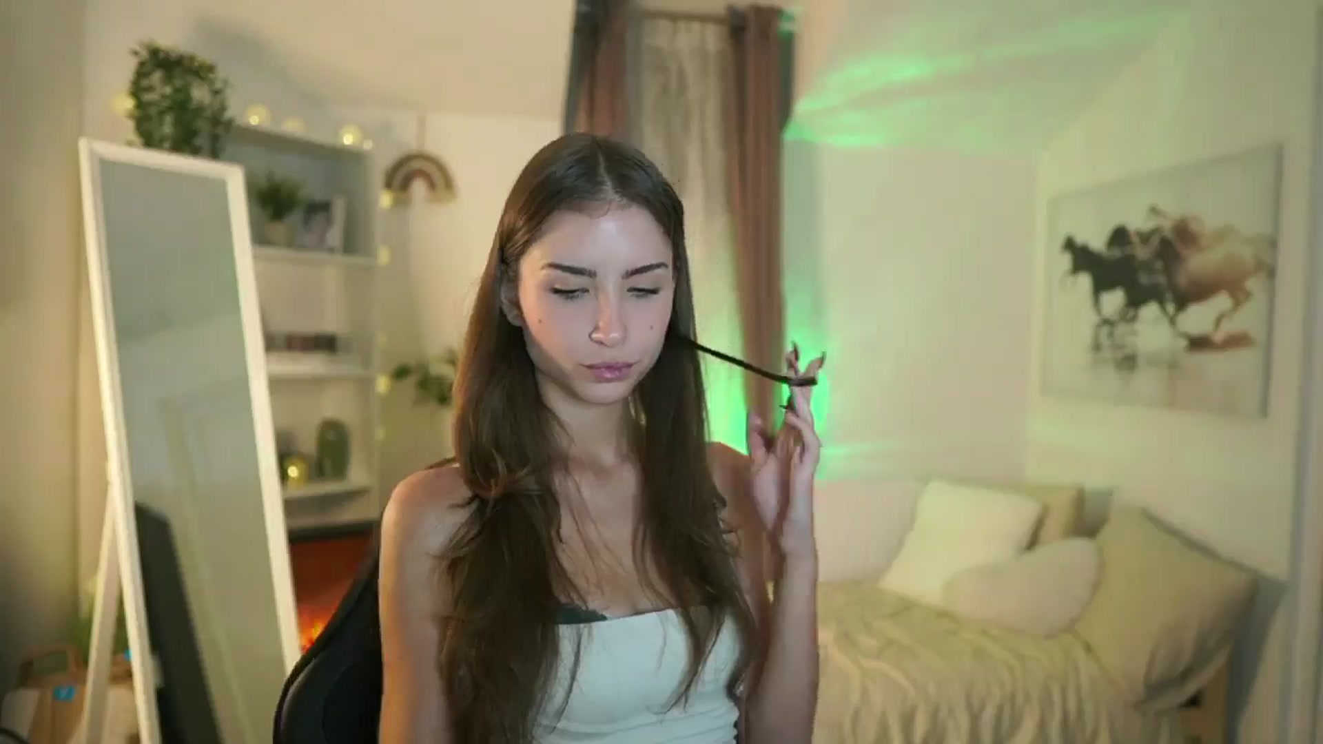 Gallery image thumbnail from Shy_jane's myfreecams stream on, 09/22/2025, 12:16 image 12 of 20