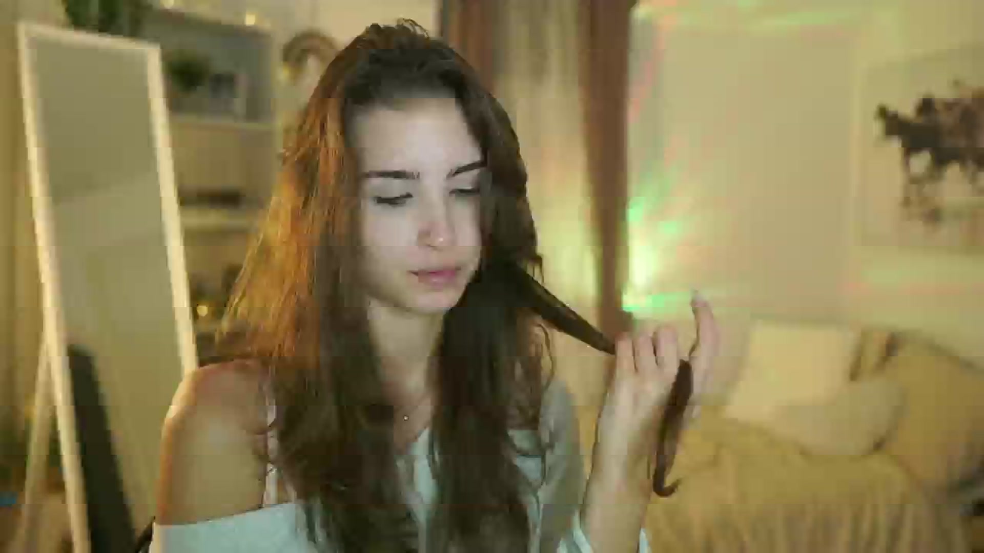Gallery image thumbnail from Shy_jane's myfreecams stream on, 10/07/2025, 13:16 image 10 of 20