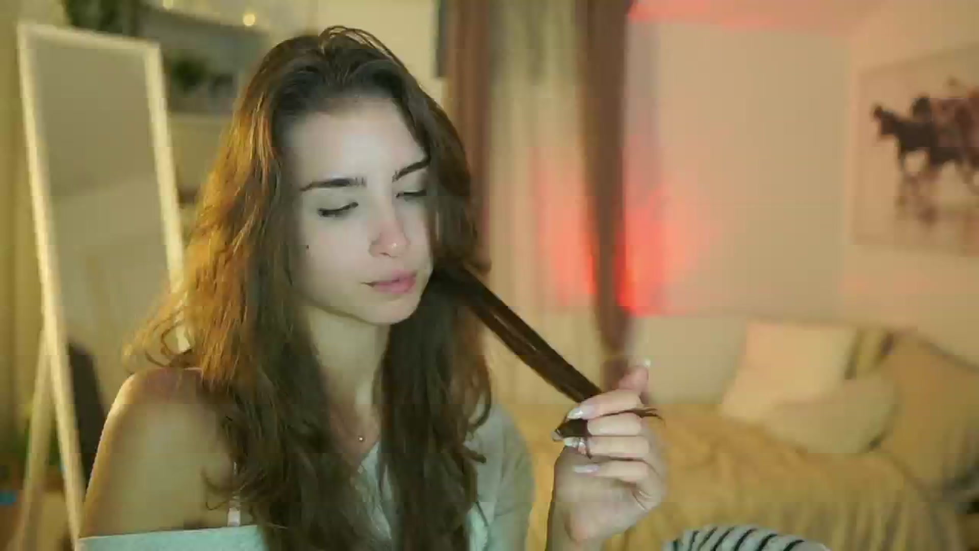 Gallery image thumbnail from Shy_jane's myfreecams stream on, 10/07/2025, 13:16 image 11 of 20