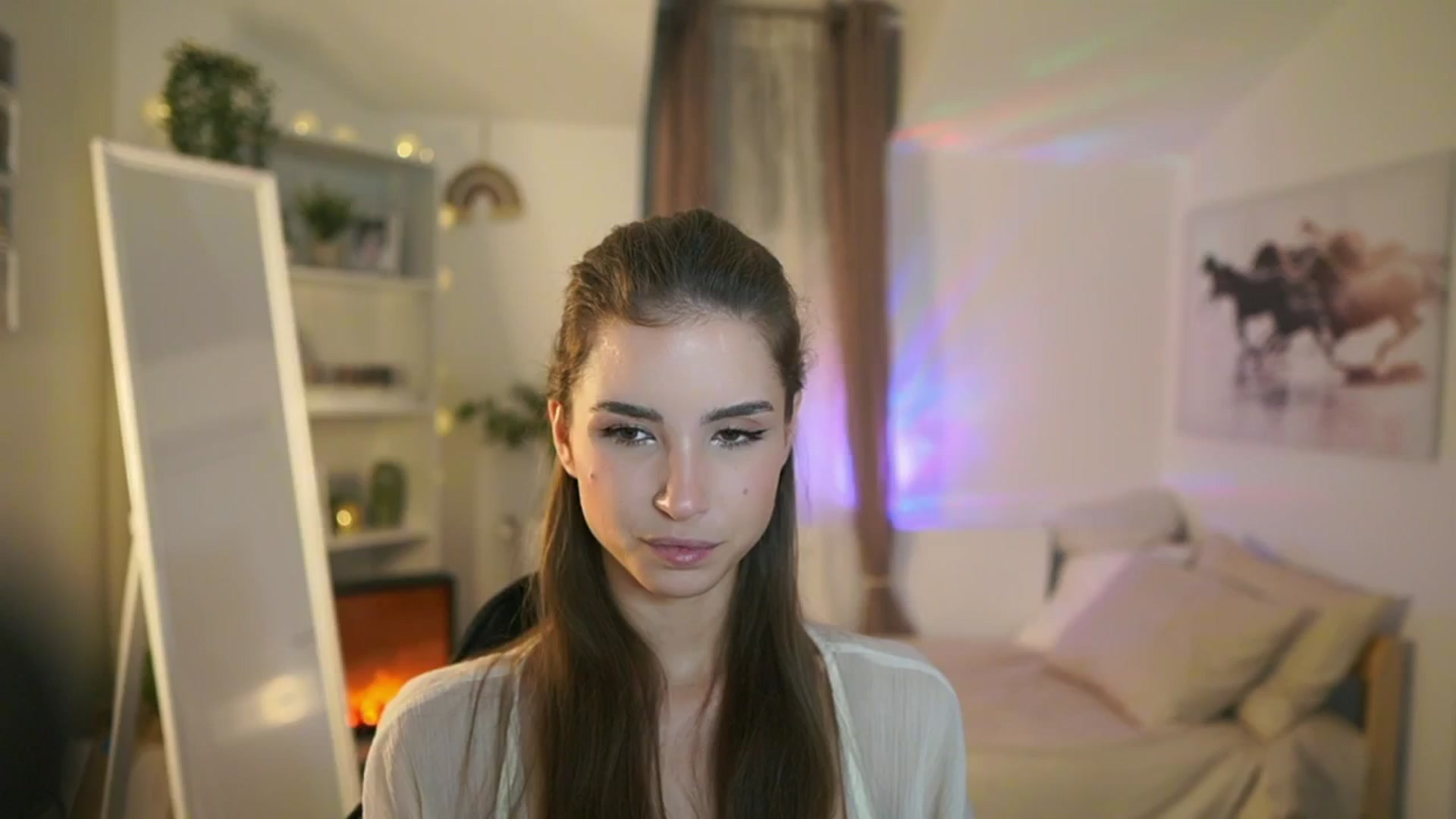 Gallery image thumbnail from Shy_jane's myfreecams stream on, 10/28/2025, 11:39 image 15 of 20