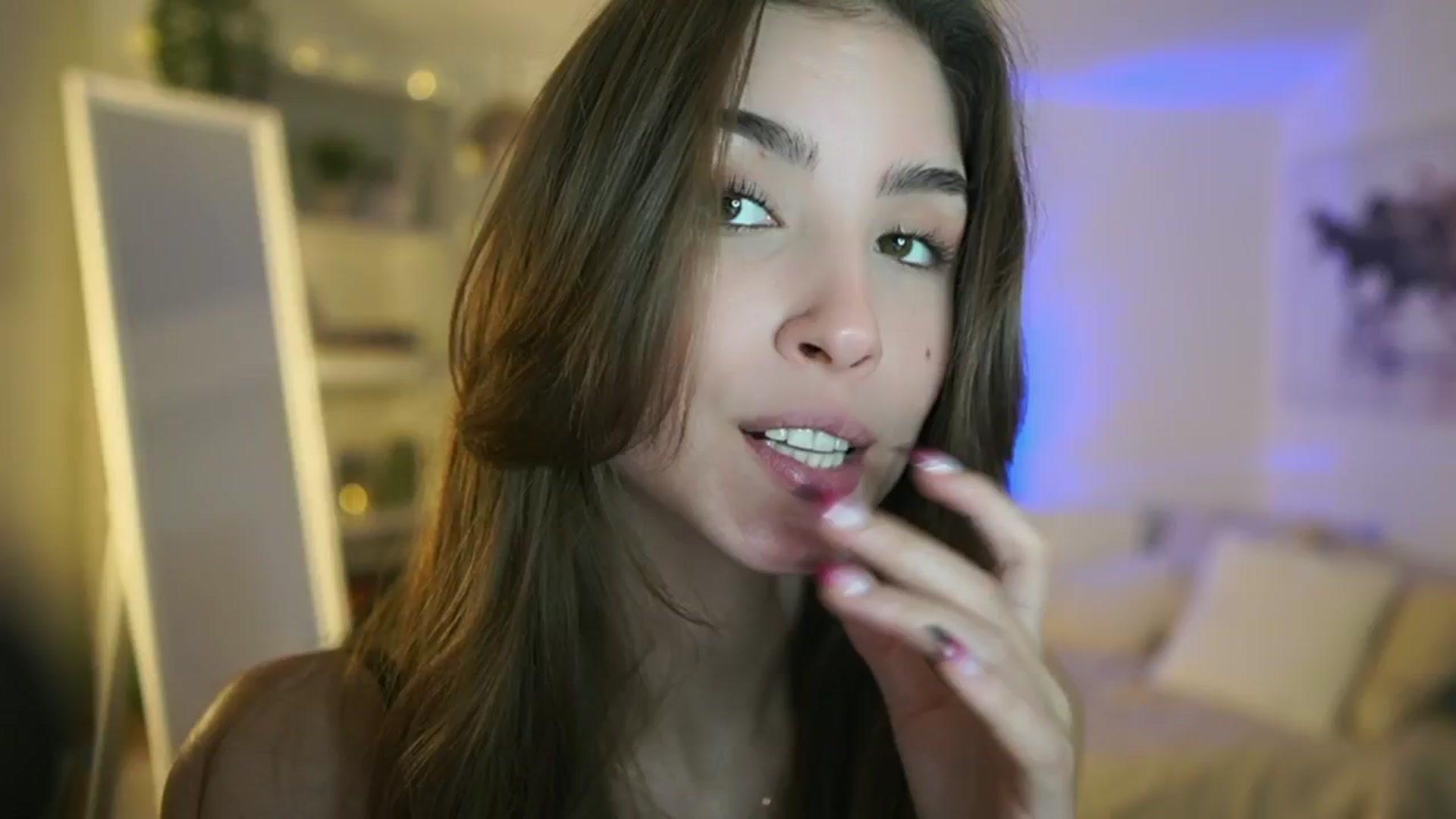 Gallery image thumbnail from Shy_jane's myfreecams stream on, 11/03/2025, 13:45 image 19 of 20