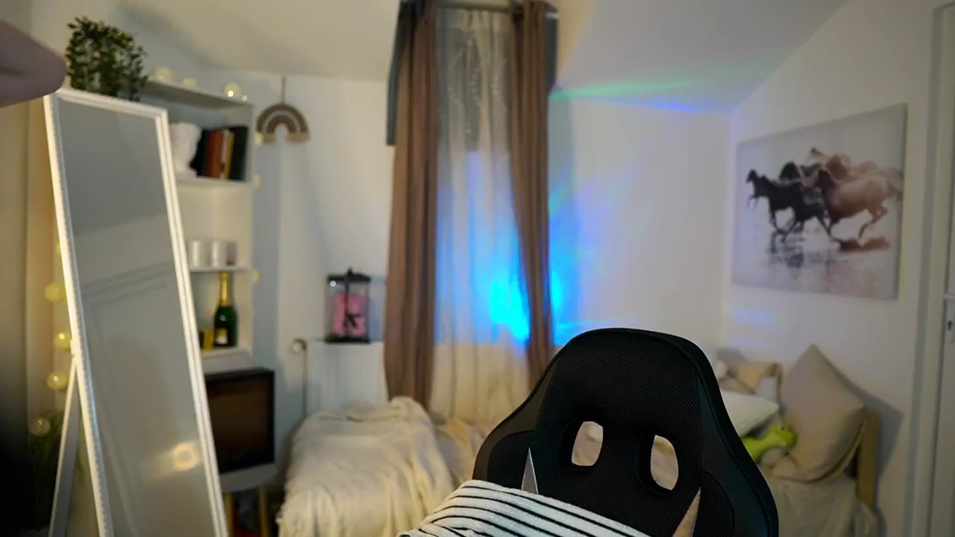 Gallery image thumbnail from Shy_jane's myfreecams stream on, 03/18/2026, 15:30 image 17 of 20