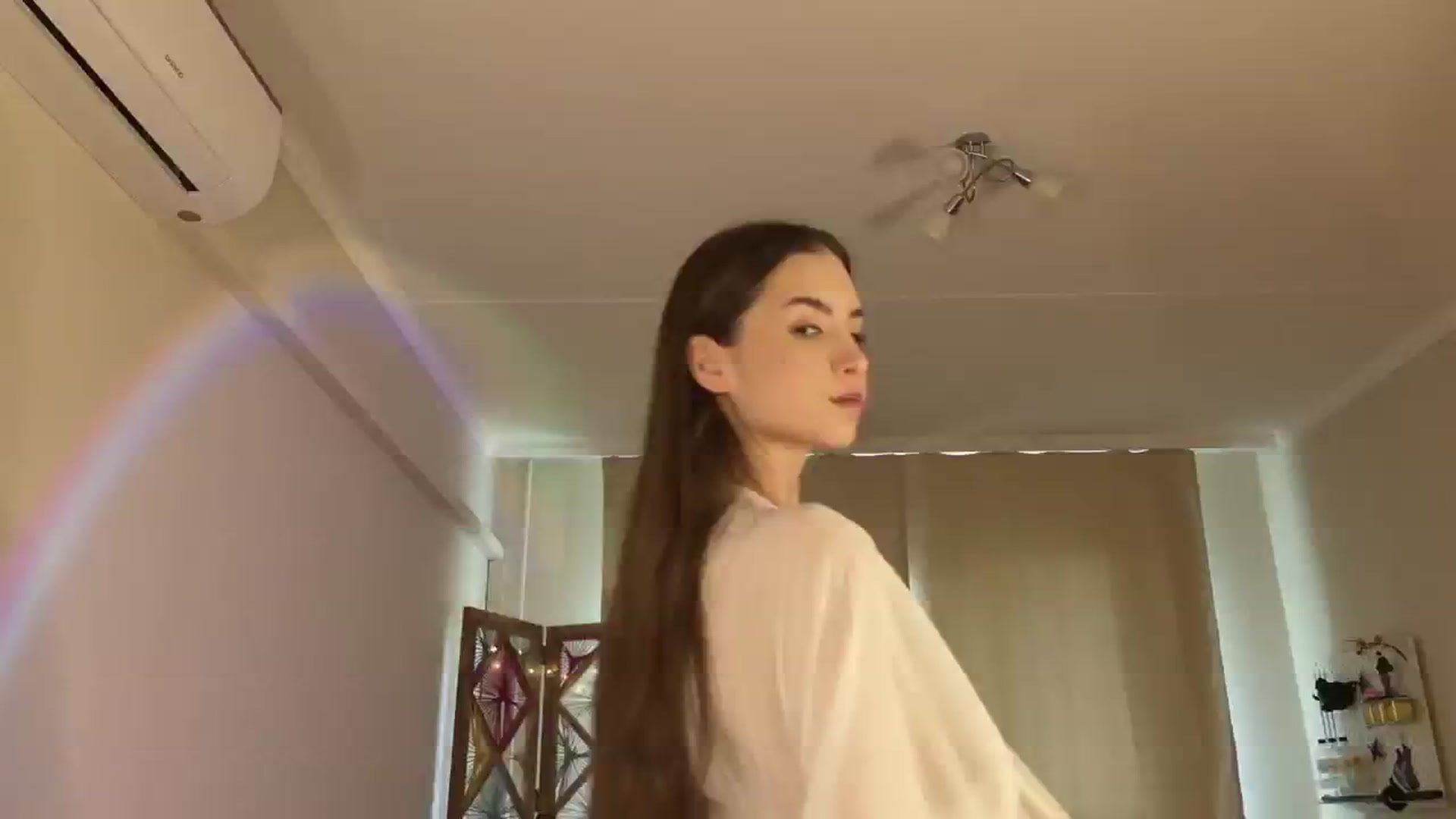 Gallery image thumbnail from Shy_jane's myfreecams stream on, 04/09/2026, 11:14 image 12 of 20