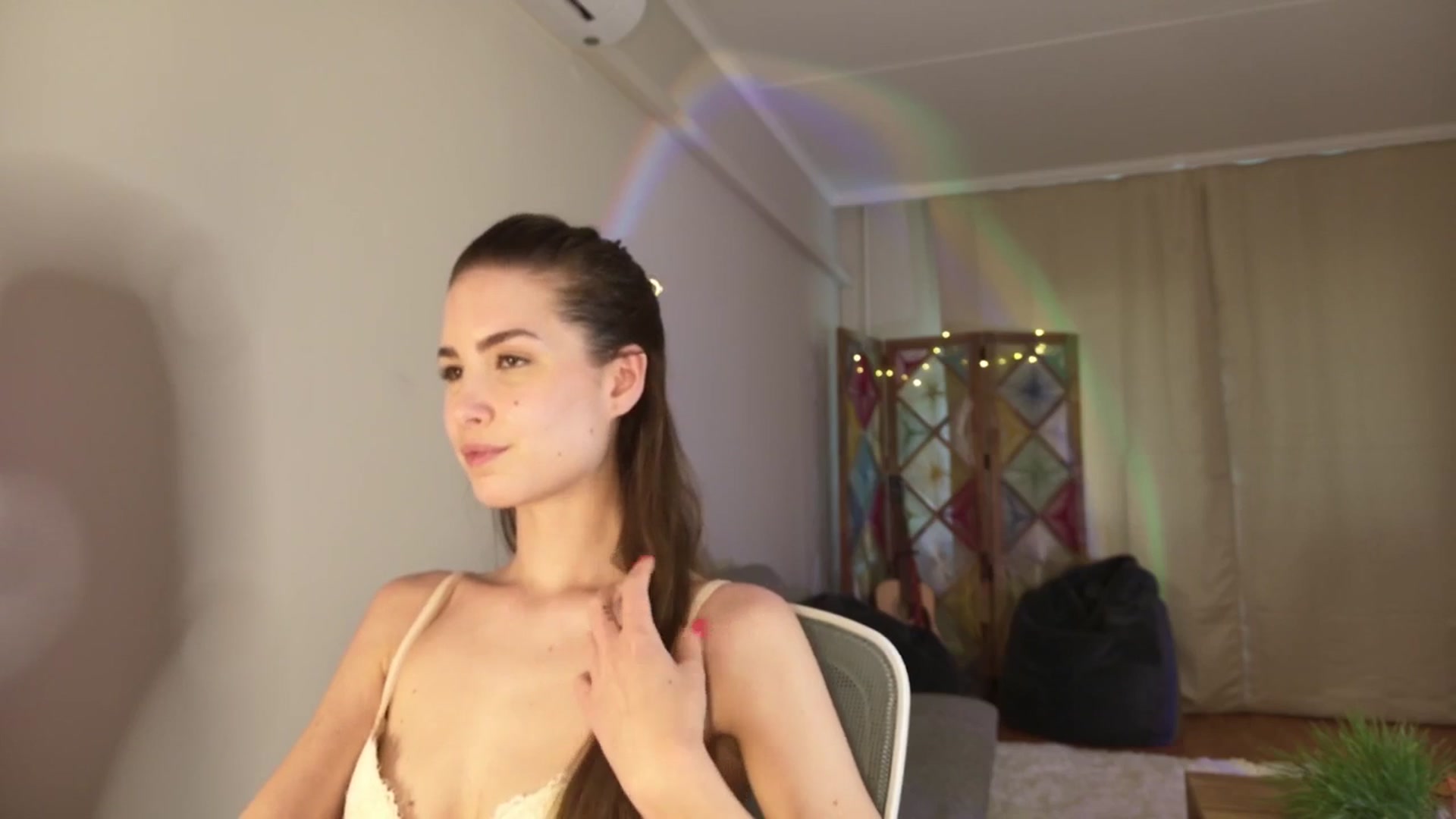 Gallery image thumbnail from Shy_jane's myfreecams stream on, 04/21/2026, 16:24 image 4 of 20