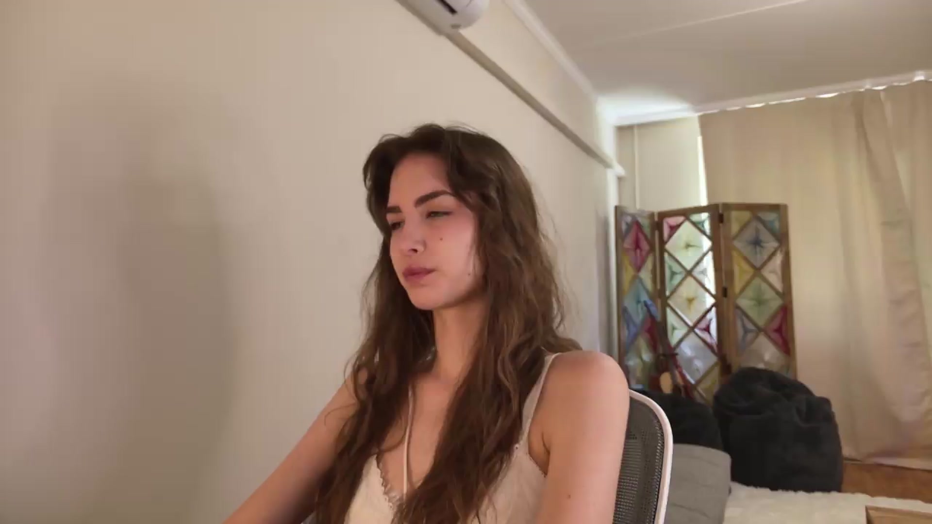 Gallery image thumbnail from Shy_jane's myfreecams stream on, 05/31/2026, 08:32 image 3 of 20