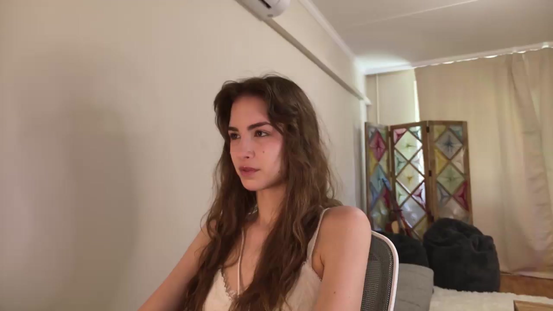 Gallery image thumbnail from Shy_jane's myfreecams stream on, 05/31/2026, 08:32 image 4 of 20