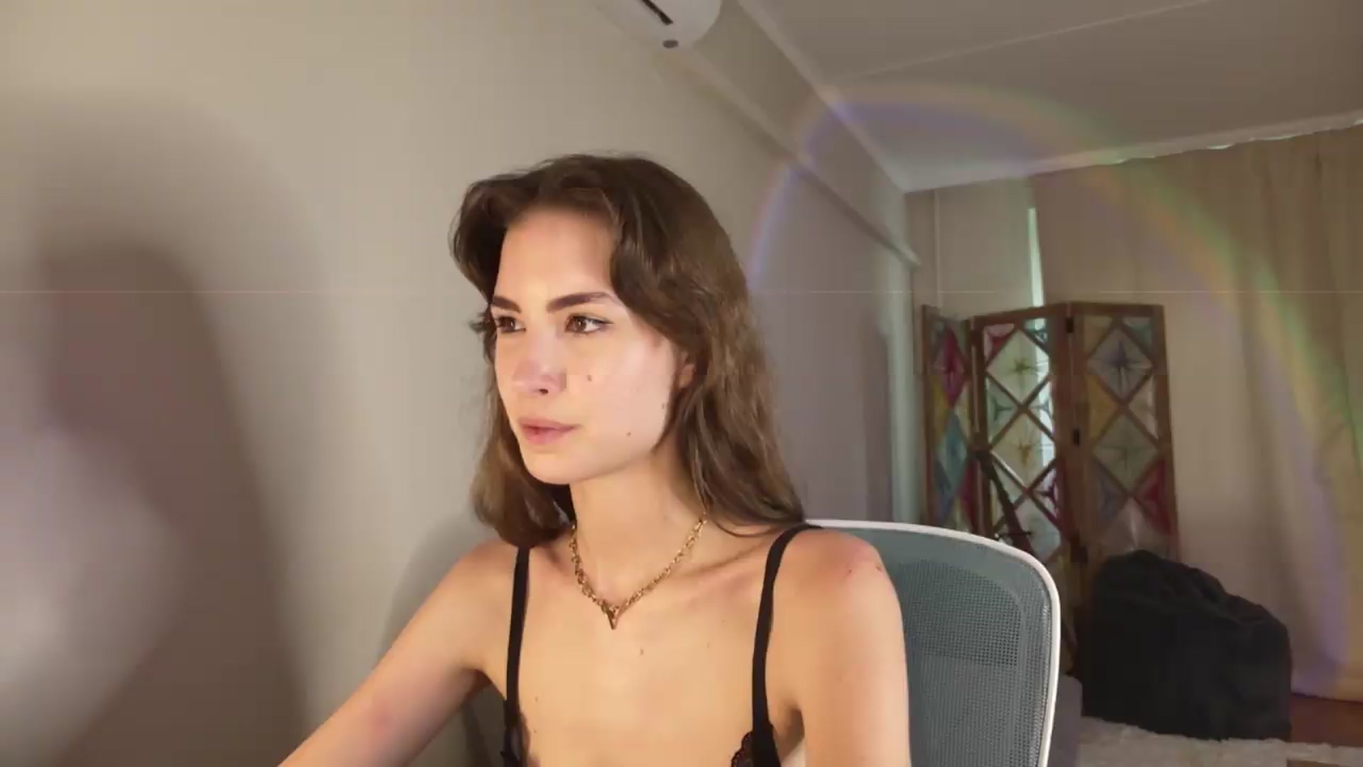 Gallery image thumbnail from Shy_jane's myfreecams stream on, 06/21/2026, 14:34 image 13 of 20