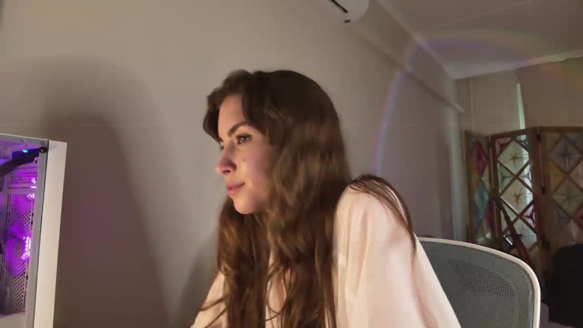 Gallery image thumbnail from Shy_jane's myfreecams stream on, 06/21/2026, 16:40 image 20 of 20