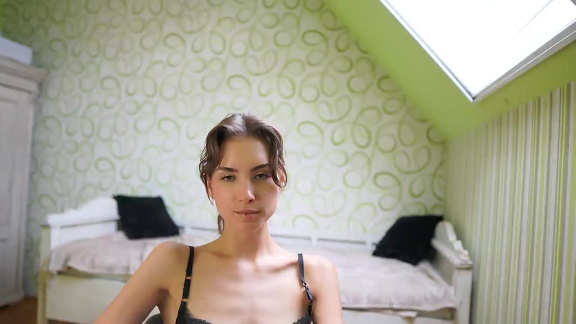 Gallery image thumbnail from Shy_jane's myfreecams stream on, 07/22/2026, 14:39 image 6 of 20