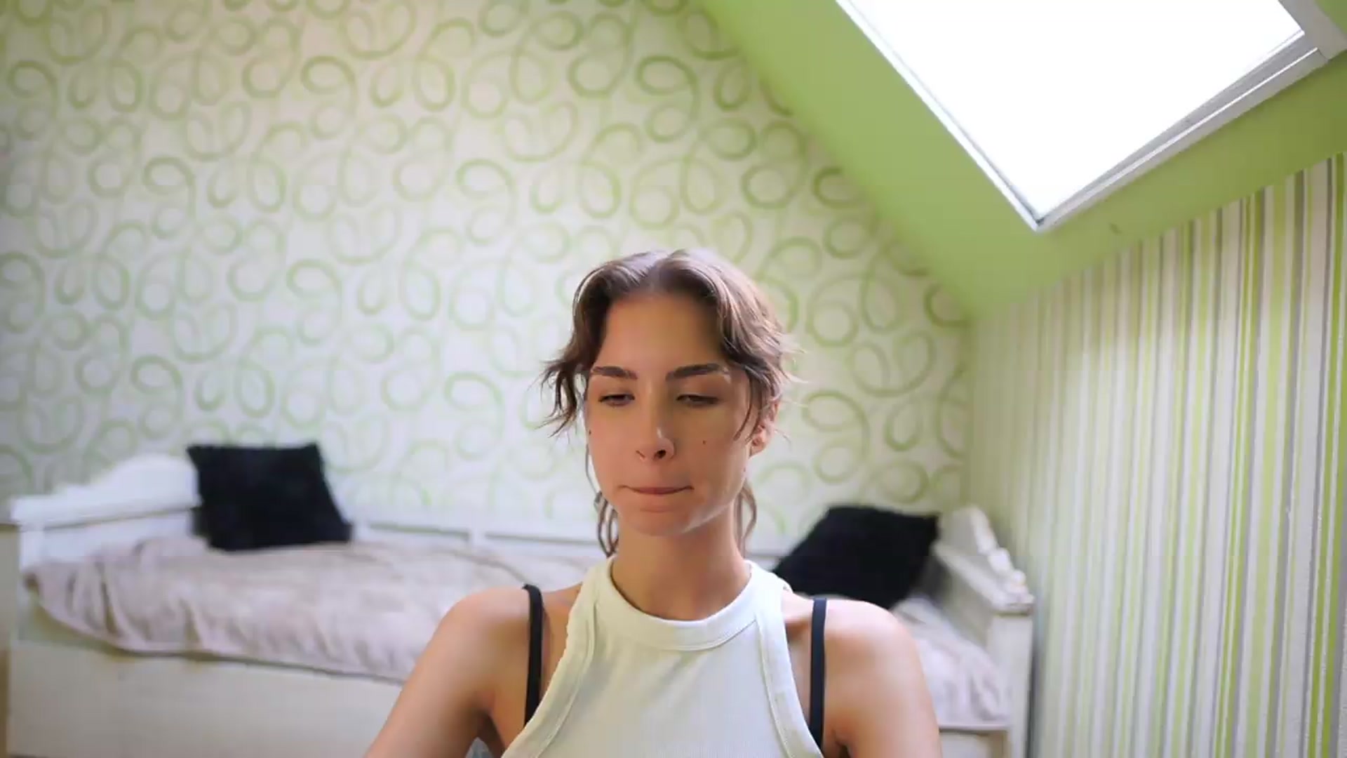 Gallery image thumbnail from Shy_jane's myfreecams stream on, 08/05/2026, 10:41 image 6 of 20