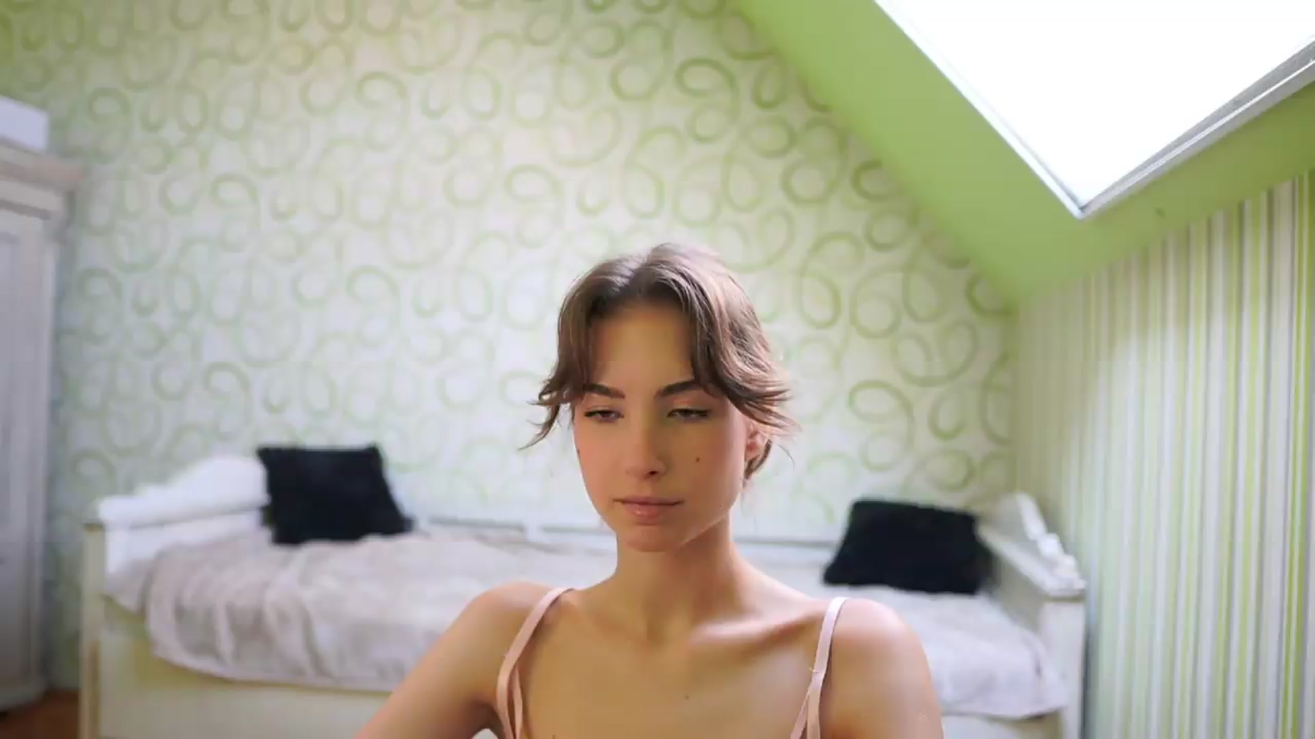 Gallery image thumbnail from Shy_jane's myfreecams stream on, 08/08/2026, 09:00 image 18 of 20