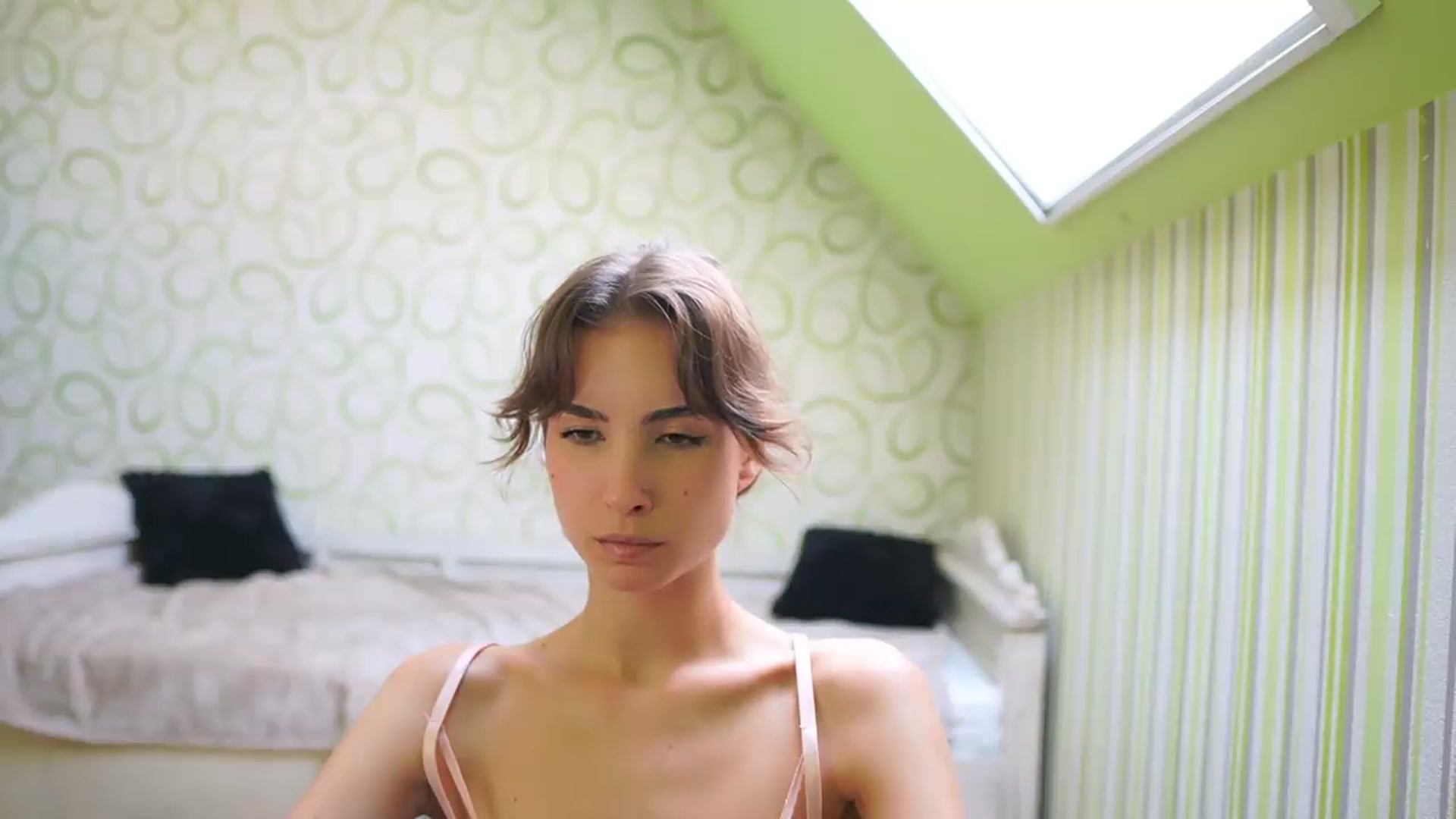 Gallery image thumbnail from Shy_jane's myfreecams stream on, 08/08/2026, 11:35 image 16 of 20