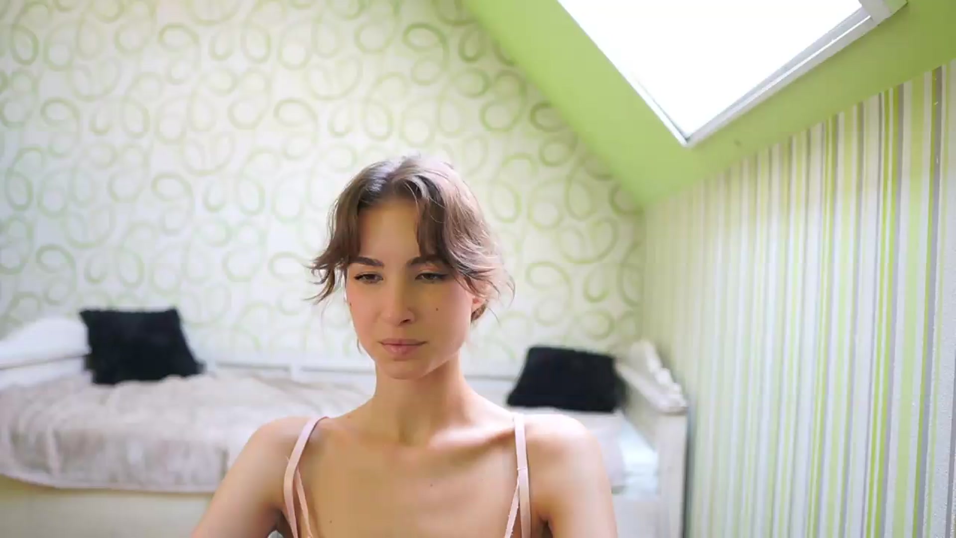 Gallery image thumbnail from Shy_jane's myfreecams stream on, 08/08/2026, 11:35 image 10 of 20