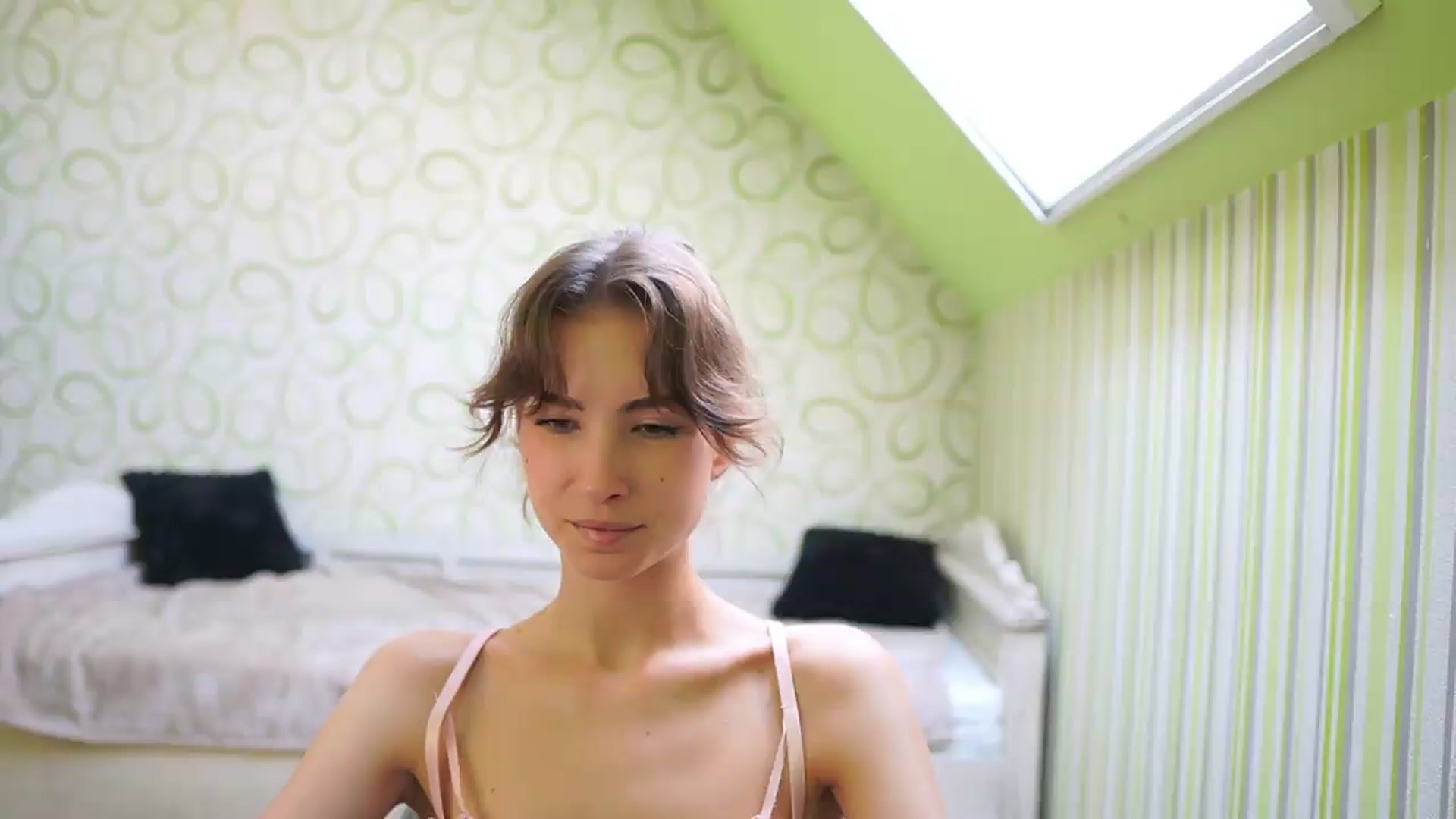 Gallery image thumbnail from Shy_jane's myfreecams stream on, 08/08/2026, 11:35 image 4 of 20