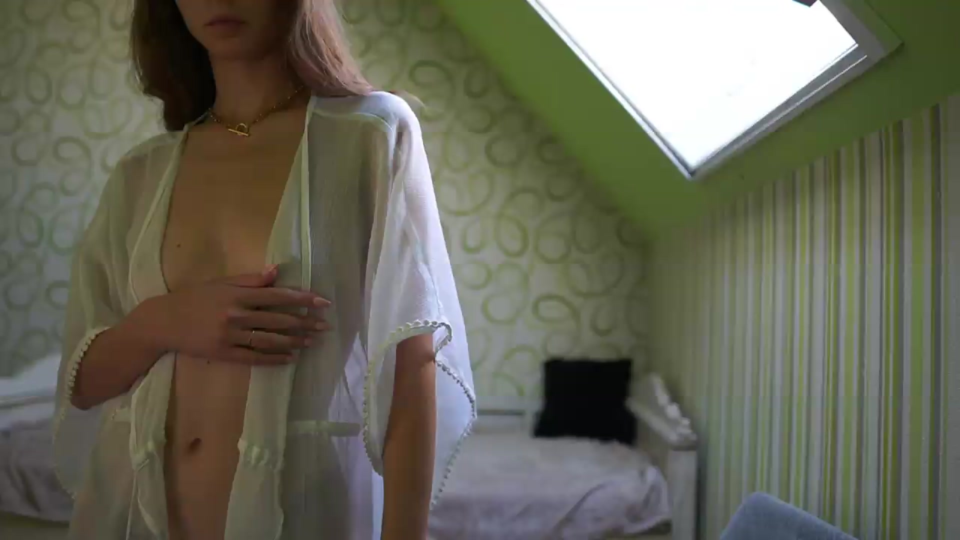 Gallery image thumbnail from Shy_jane's myfreecams stream on, 08/10/2026, 11:20 image 17 of 20