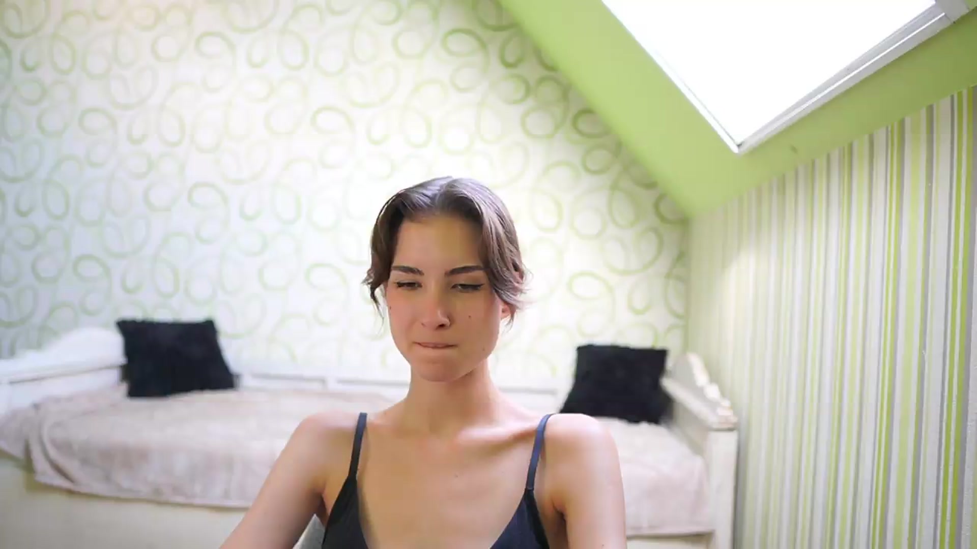Gallery image thumbnail from Shy_jane's myfreecams stream on, 08/12/2026, 14:58 image 4 of 20
