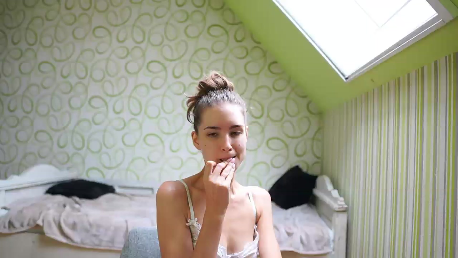 Gallery image thumbnail from Shy_jane's myfreecams stream on, 08/18/2026, 14:38 image 12 of 20