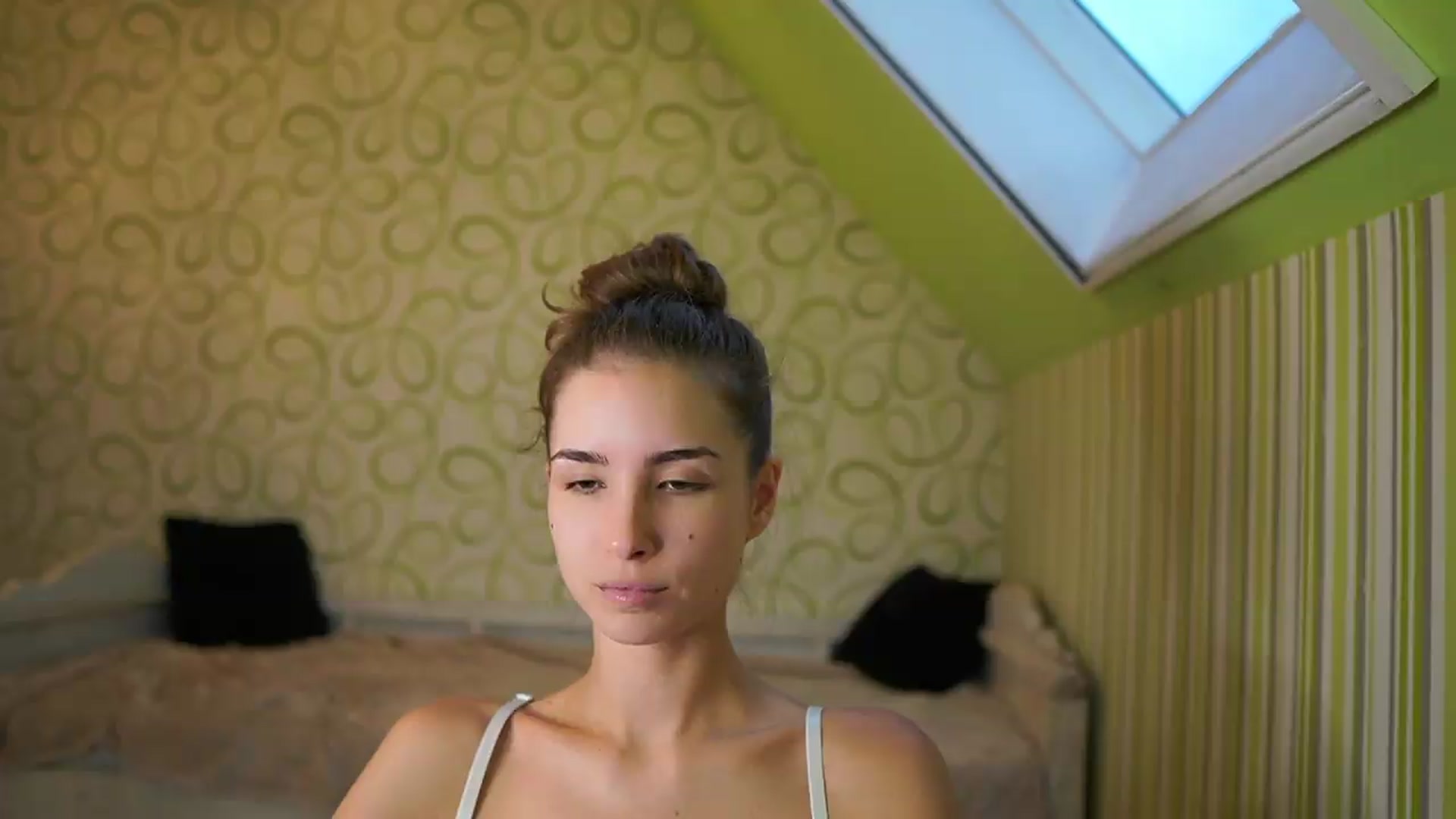 Gallery image thumbnail from Shy_jane's myfreecams stream on, 08/18/2026, 17:32 image 3 of 20