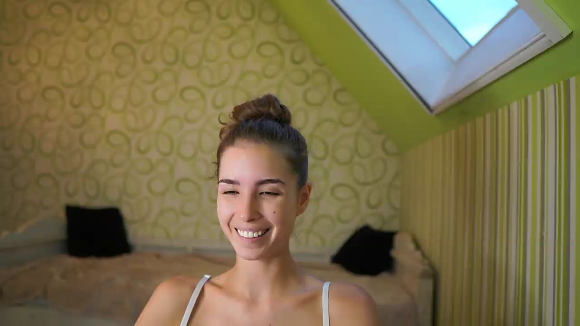 Gallery image thumbnail from Shy_jane's myfreecams stream on, 08/18/2026, 17:32 image 6 of 20