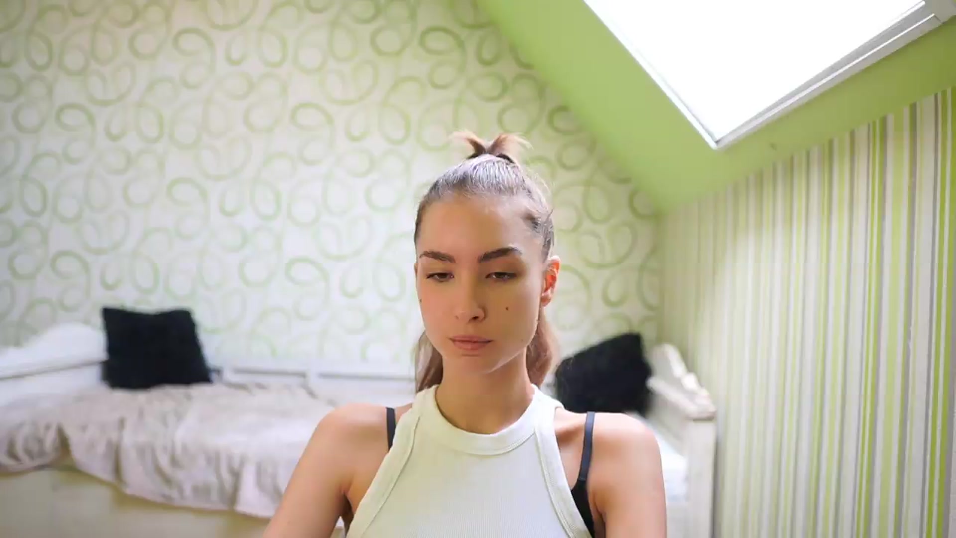 Gallery image thumbnail from Shy_jane's myfreecams stream on, 08/25/2026, 09:18 image 3 of 20