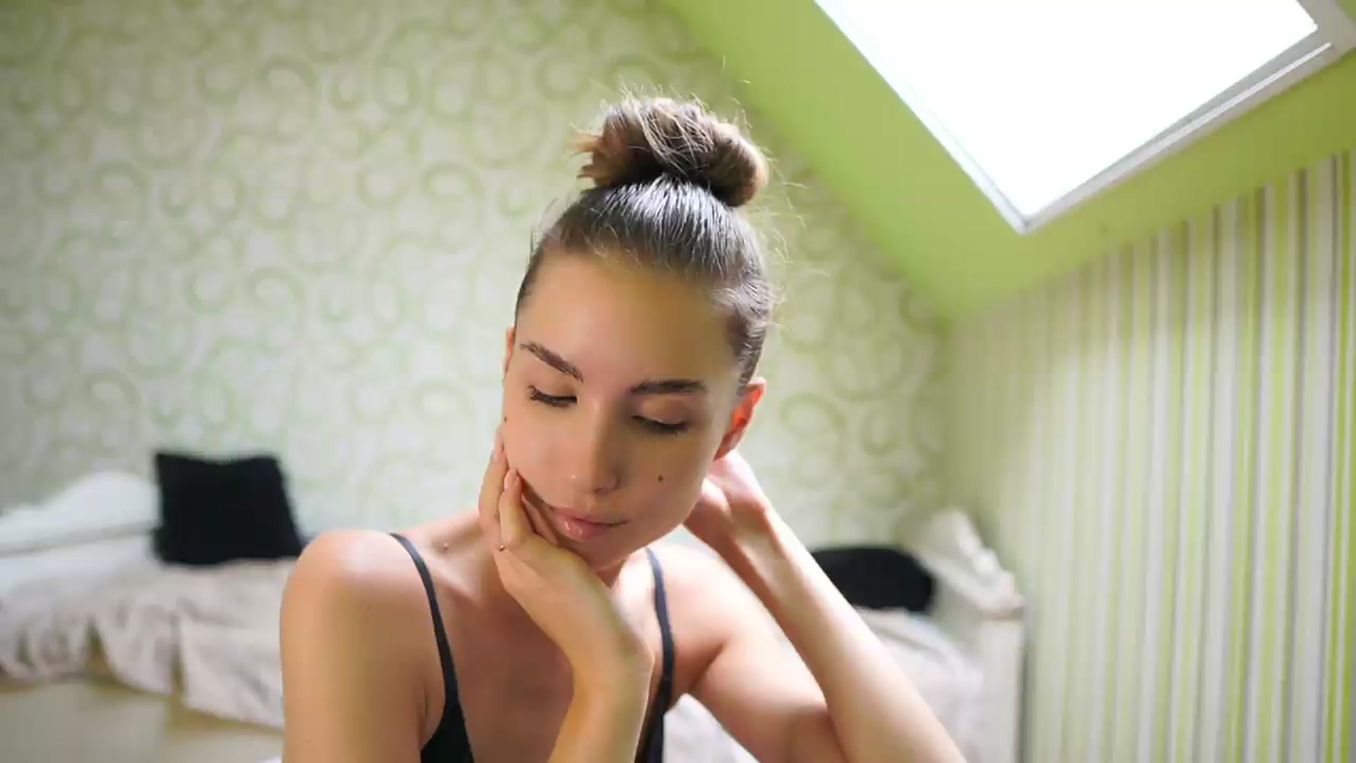Gallery image thumbnail from Shy_jane's myfreecams stream on, 08/25/2026, 14:31 image 17 of 20