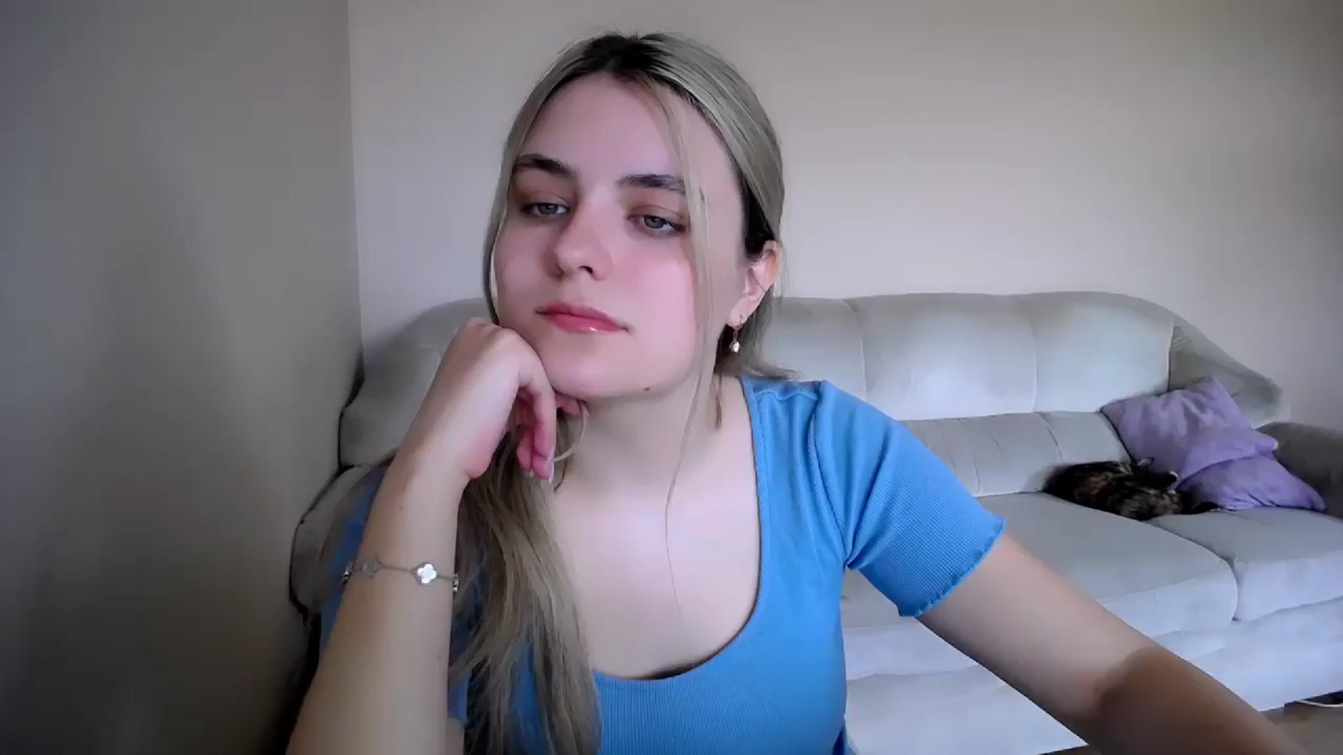 Gallery image thumbnail from Shy_shy_lily's myfreecams stream on, 04/19/2026, 09:34 image 10 of 20