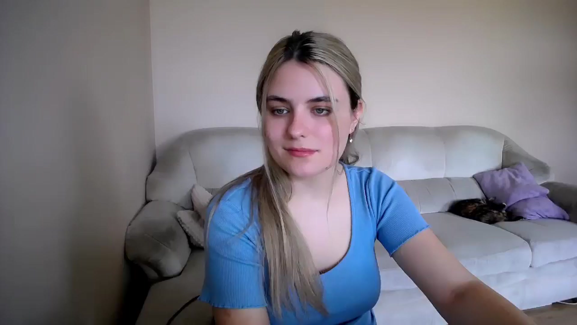 Gallery image thumbnail from Shy_shy_lily's myfreecams stream on, 04/19/2026, 09:34 image 13 of 20