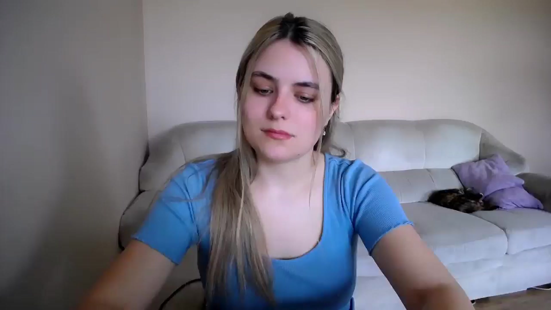 Gallery image thumbnail from Shy_shy_lily's myfreecams stream on, 04/19/2026, 09:34 image 12 of 20