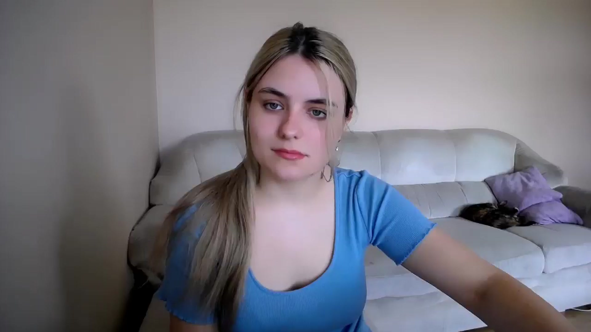 Gallery image thumbnail from Shy_shy_lily's myfreecams stream on, 04/19/2026, 09:34 image 2 of 20