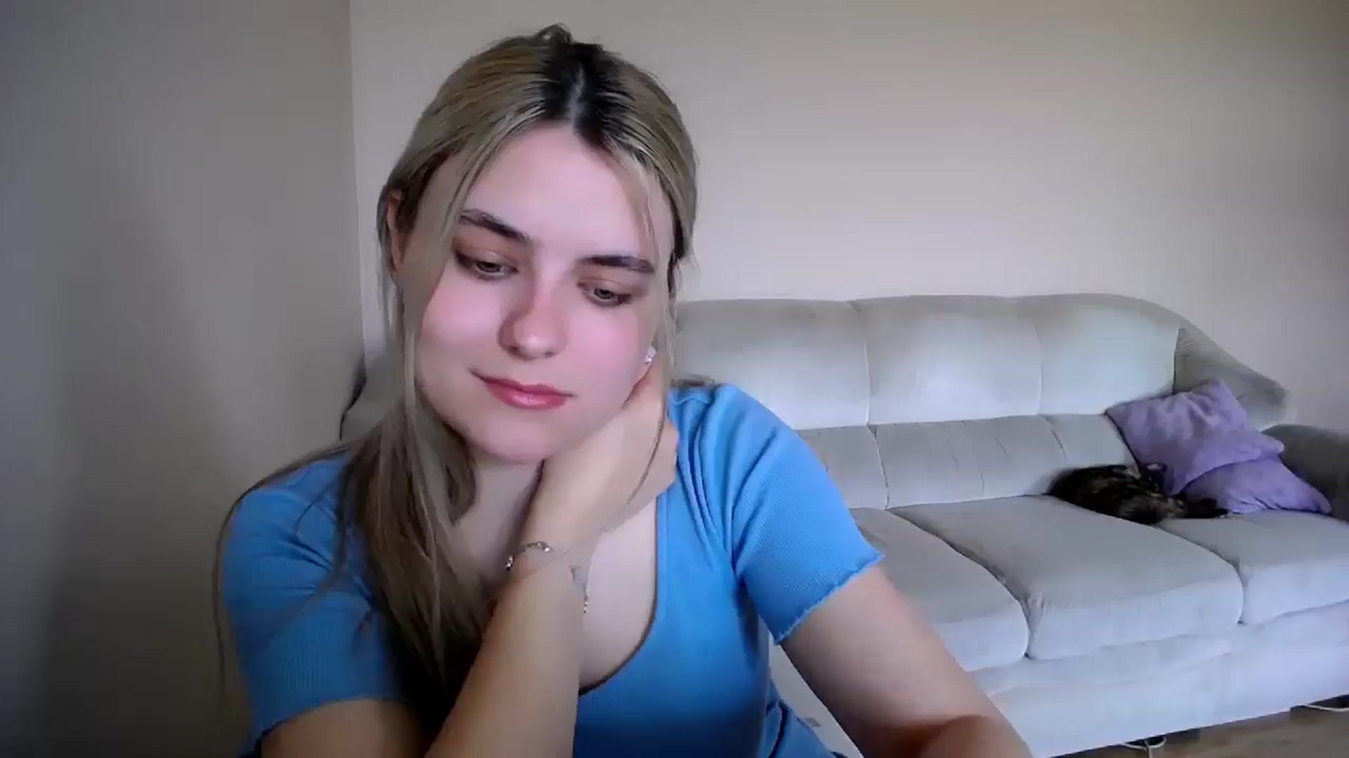 Gallery image thumbnail from Shy_shy_lily's myfreecams stream on, 04/19/2026, 09:34 image 15 of 20