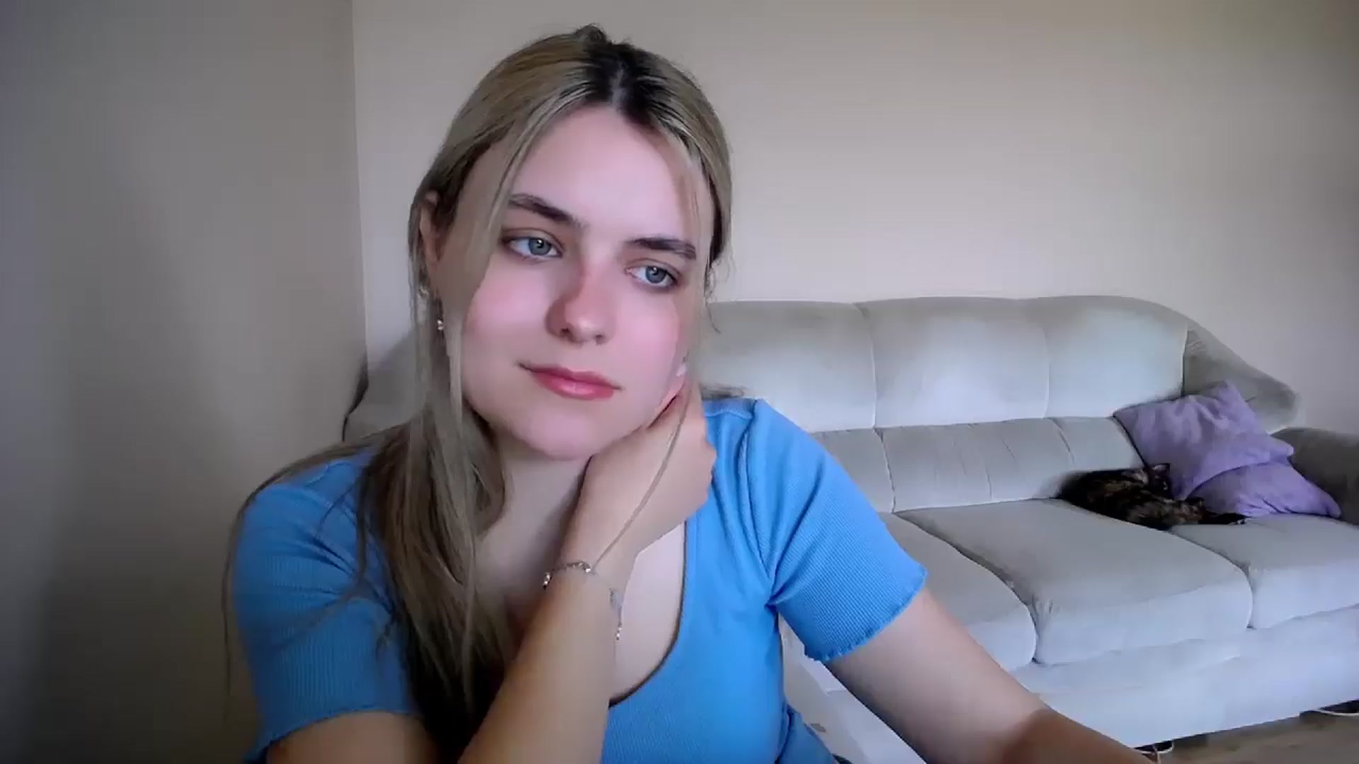 Gallery image thumbnail from Shy_shy_lily's myfreecams stream on, 04/19/2026, 09:34 image 17 of 20