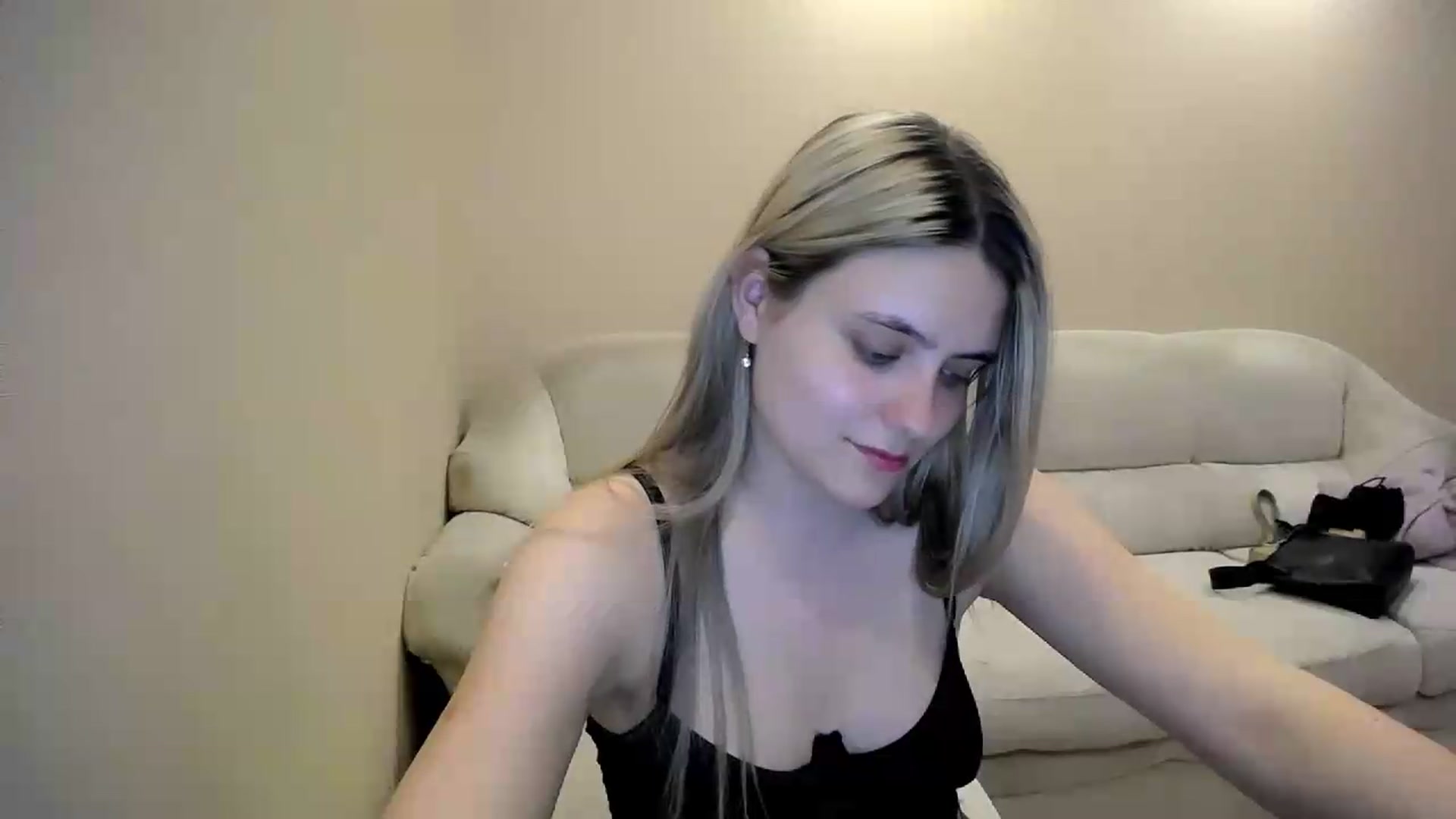 Gallery image thumbnail from Shy_shy_lily's myfreecams stream on, 05/12/2026, 17:27 image 14 of 20