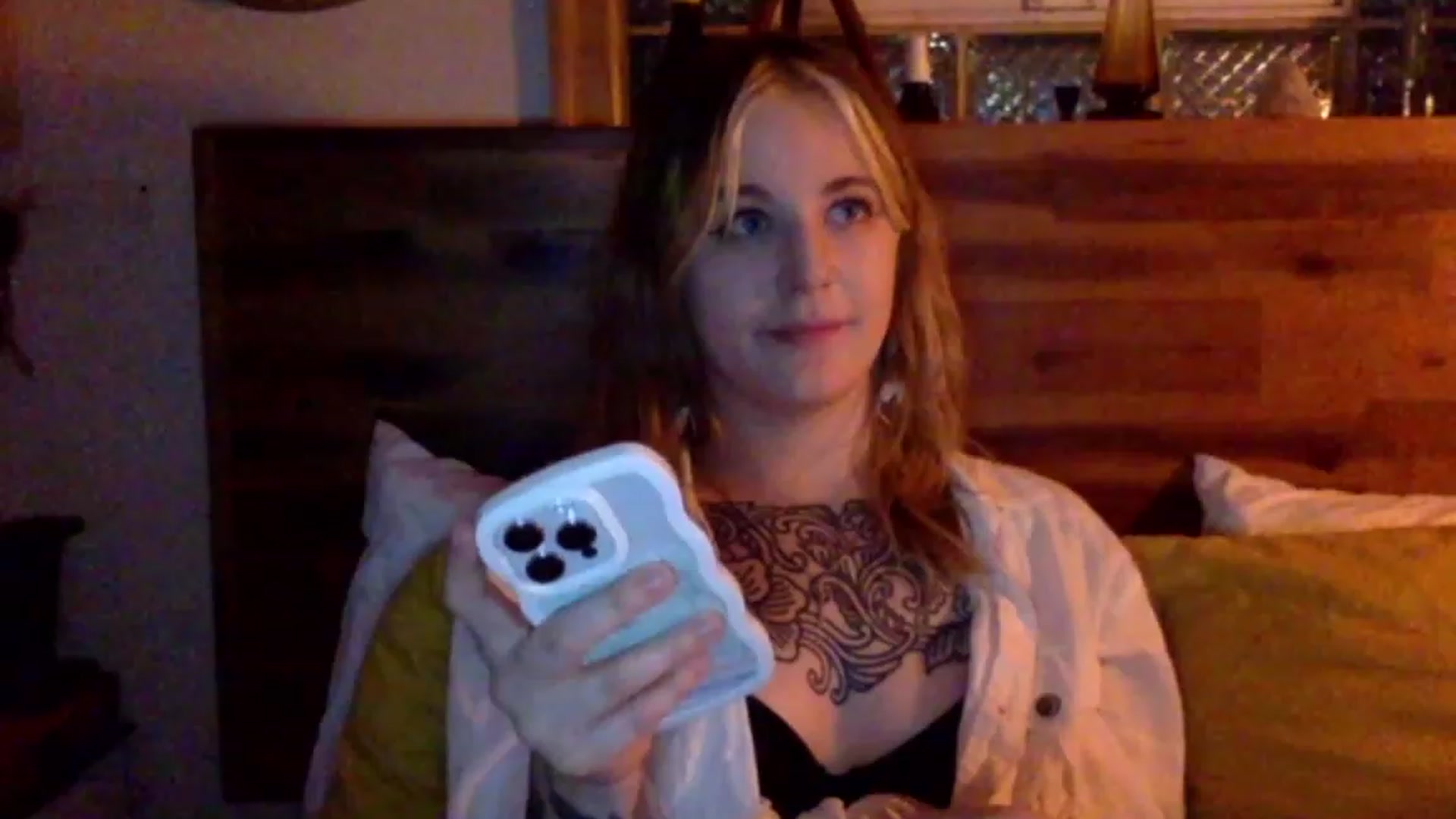 Gallery image thumbnail from Shy_sophia2's myfreecams stream on, 06/03/2023, 03:02 image 2 of 20