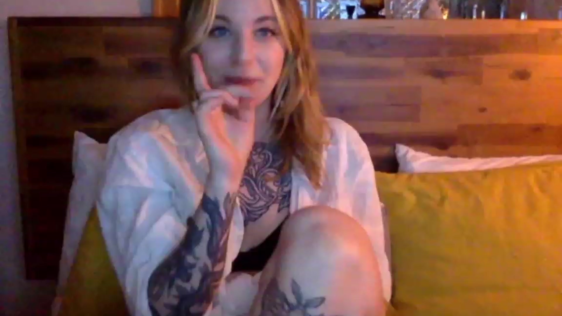 Gallery image thumbnail from Shy_sophia2's myfreecams stream on, 06/03/2023, 03:02 image 6 of 20