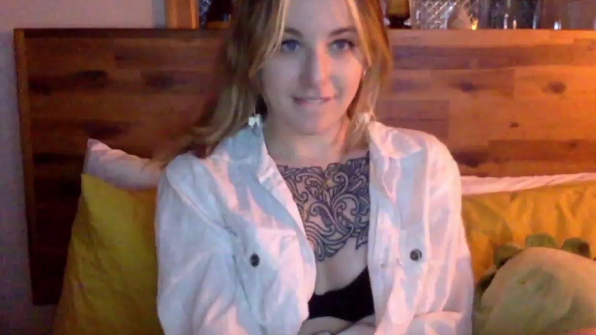 Gallery image thumbnail from Shy_sophia2's myfreecams stream on, 06/03/2023, 03:02 image 4 of 20