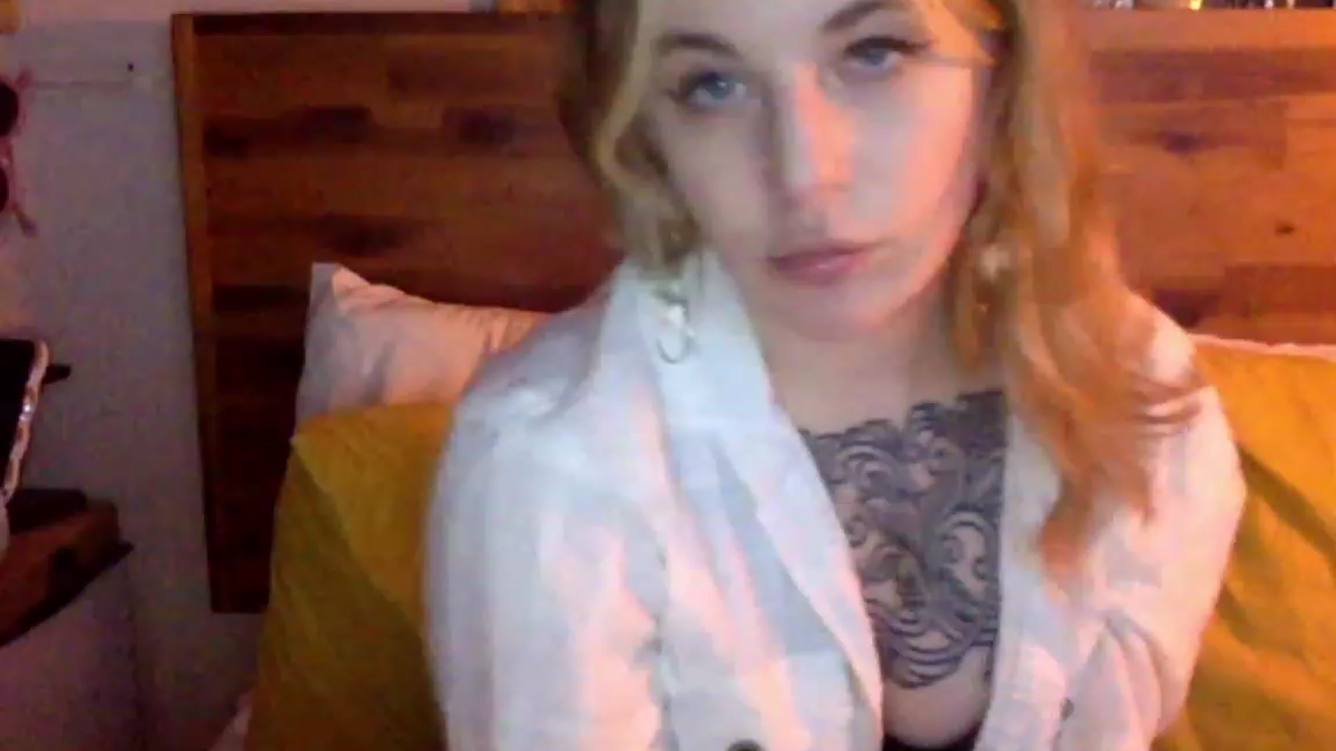 Gallery image thumbnail from Shy_sophia2's myfreecams stream on, 06/03/2023, 03:02 image 20 of 20