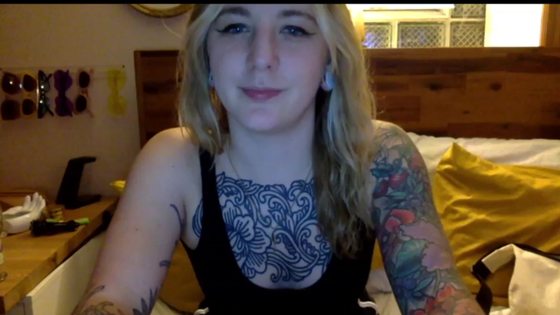 Gallery image thumbnail from Shy_sophia2's myfreecams stream on, 07/21/2023, 04:22 image 10 of 20
