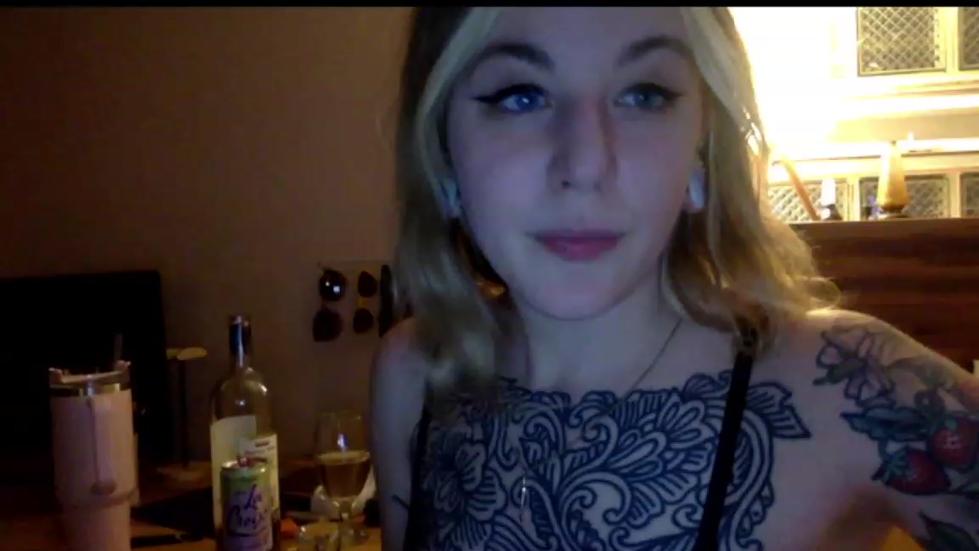Gallery image thumbnail from Shy_sophia2's myfreecams stream on, 07/21/2023, 07:07 image 9 of 20