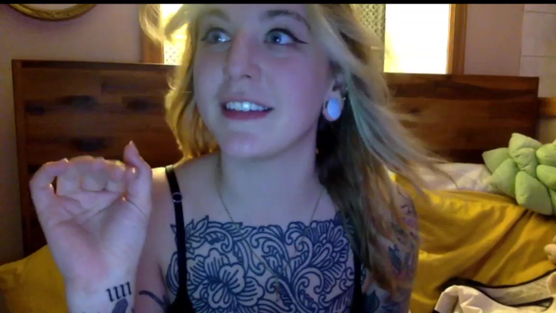 Gallery image thumbnail from Shy_sophia2's myfreecams stream on, 07/21/2023, 07:07 image 12 of 20